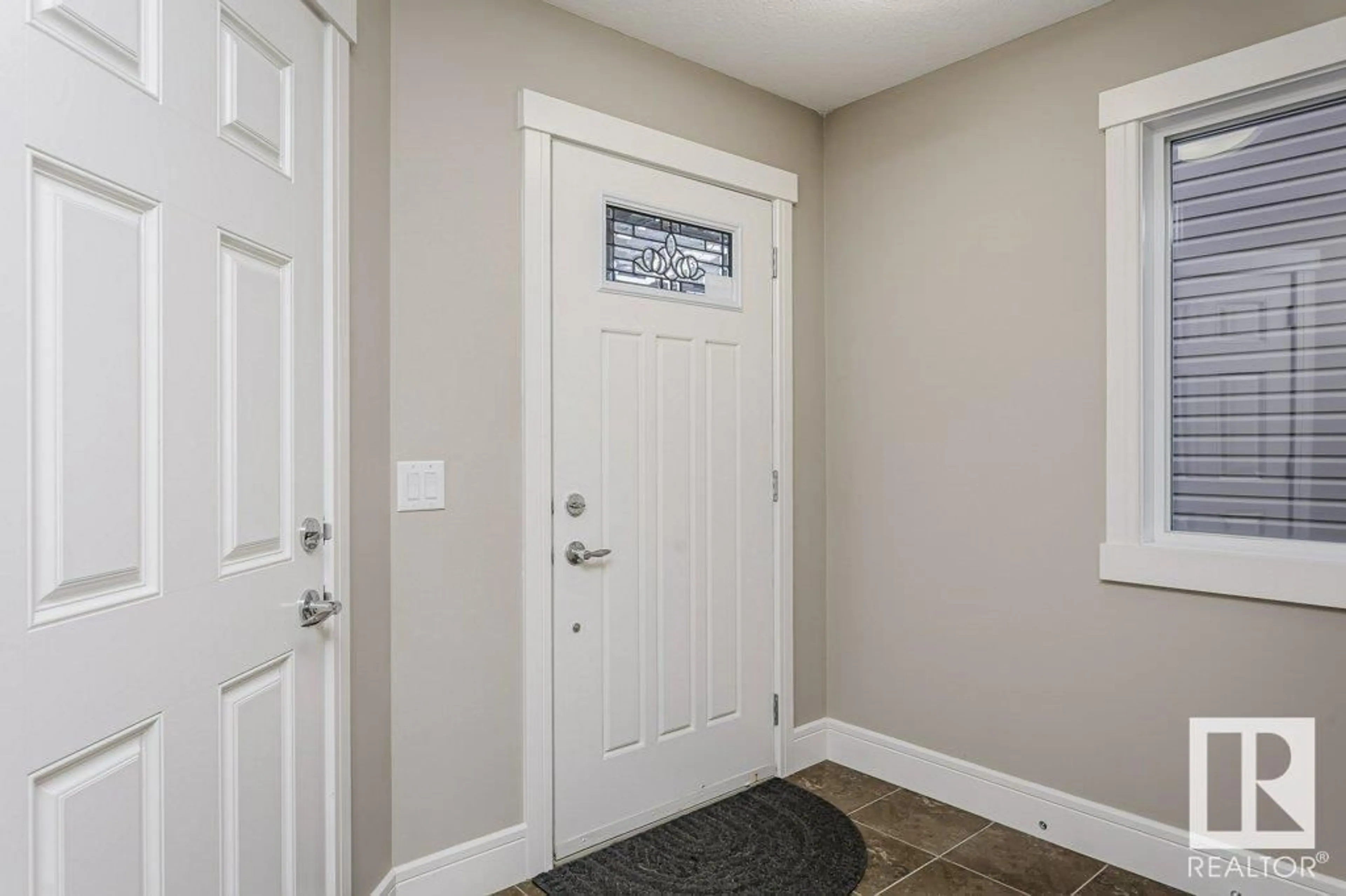 Indoor entryway for 548 175A ST SW, Edmonton Alberta T6W2L3