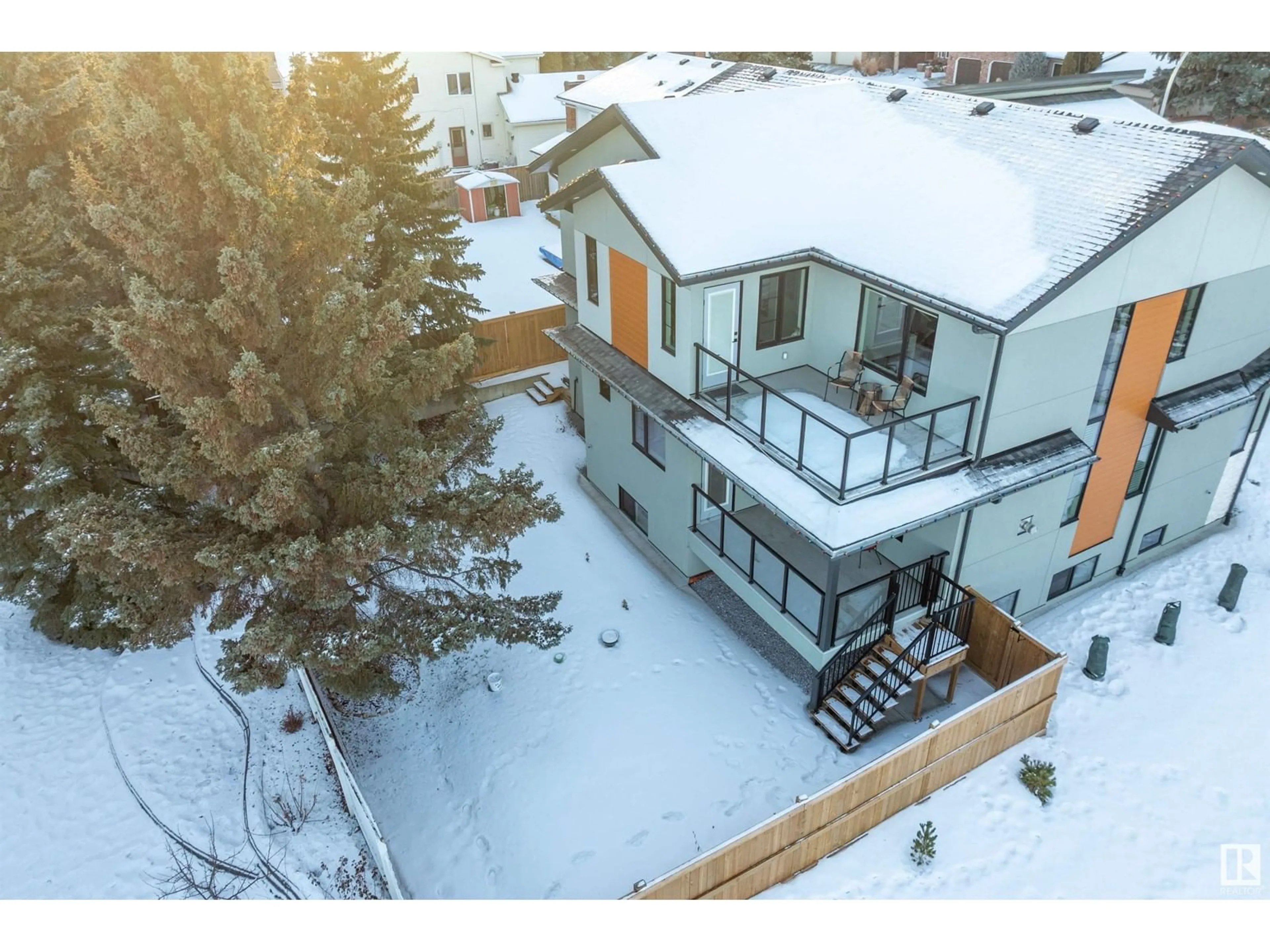 A pic from outside/outdoor area/front of a property/back of a property/a pic from drone, unknown for 15107 42 AV NW, Edmonton Alberta T6H5P6