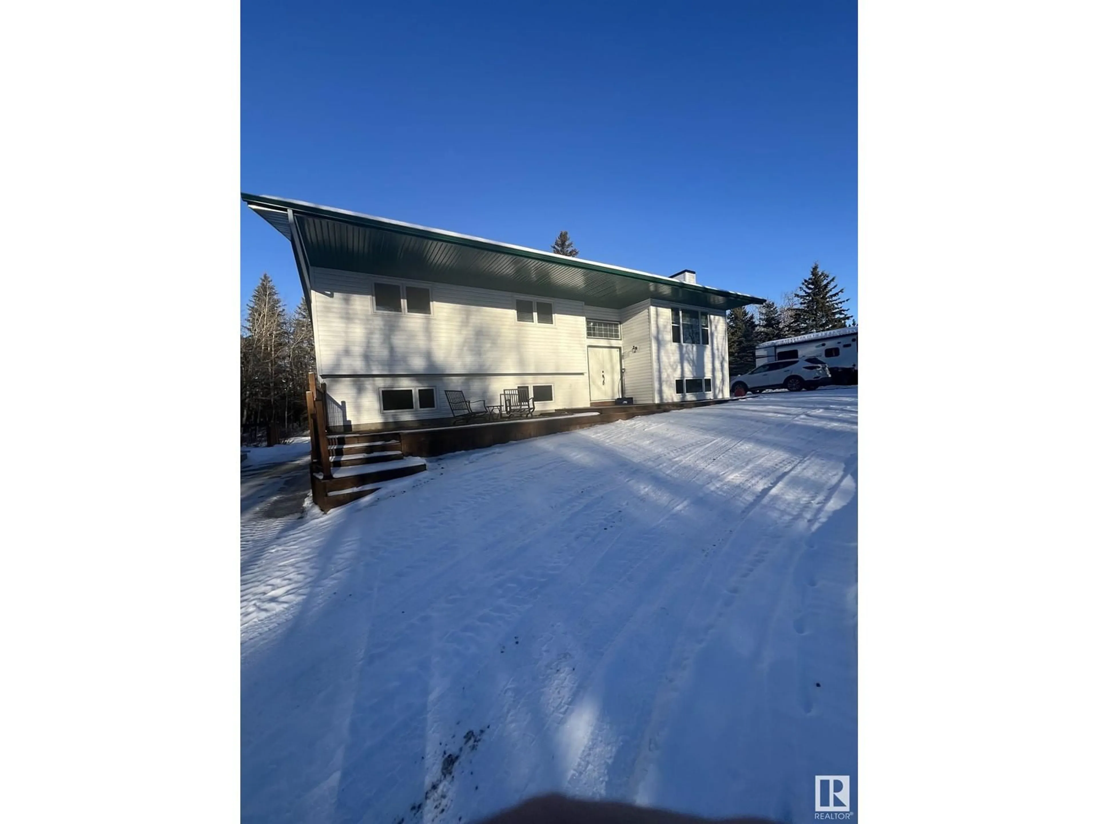 A pic from outside/outdoor area/front of a property/back of a property/a pic from drone, building for #326 52152 RGE ROAD 210, Rural Strathcona County Alberta T8G1A5