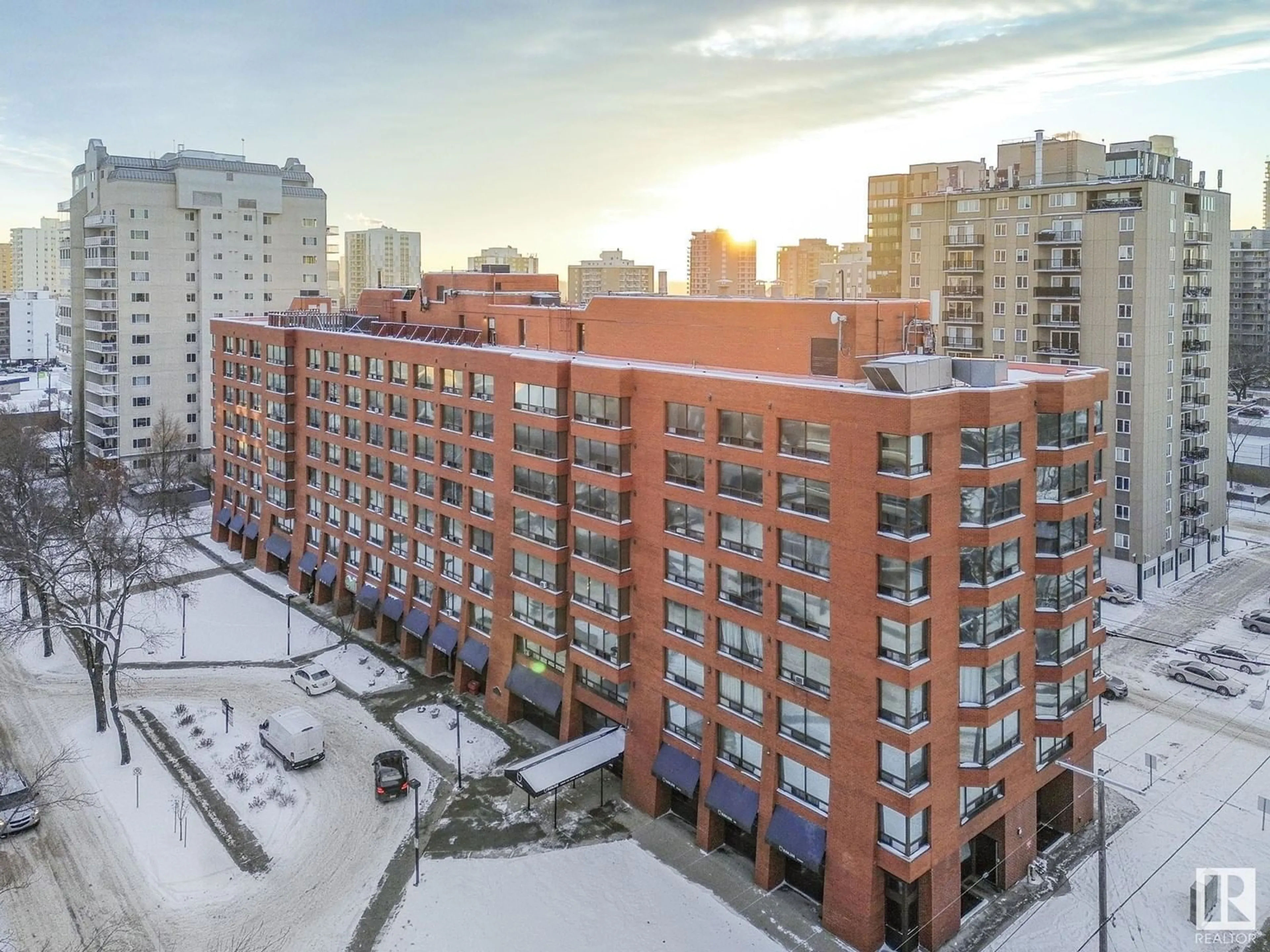 A pic from outside/outdoor area/front of a property/back of a property/a pic from drone, city buildings view from balcony for #424 10160 114 ST NW, Edmonton Alberta T5K2L2