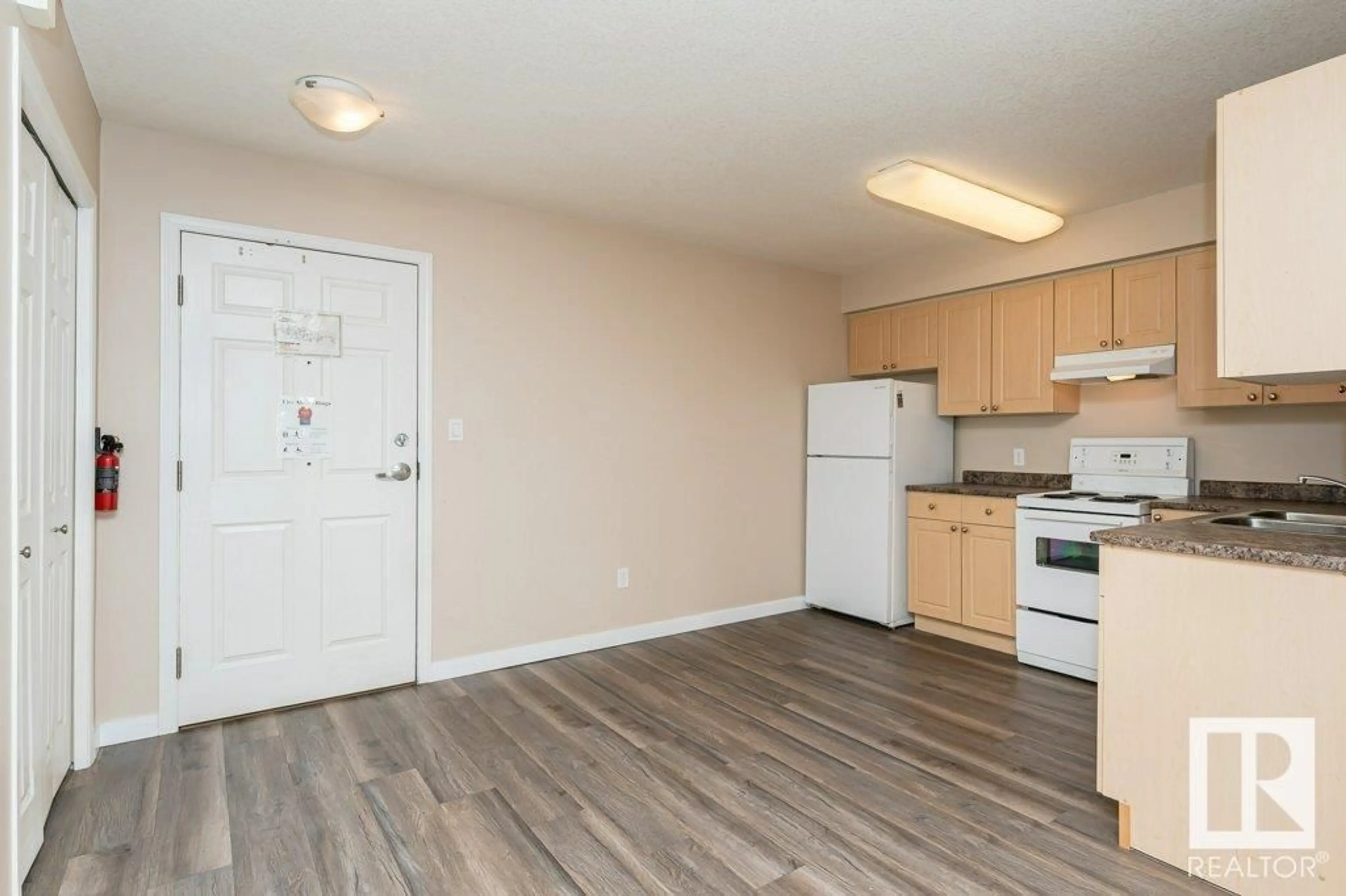 Standard kitchen, wood/laminate floor for #225 8802 SOUTHFORT DR, Fort Saskatchewan Alberta T8L4R6