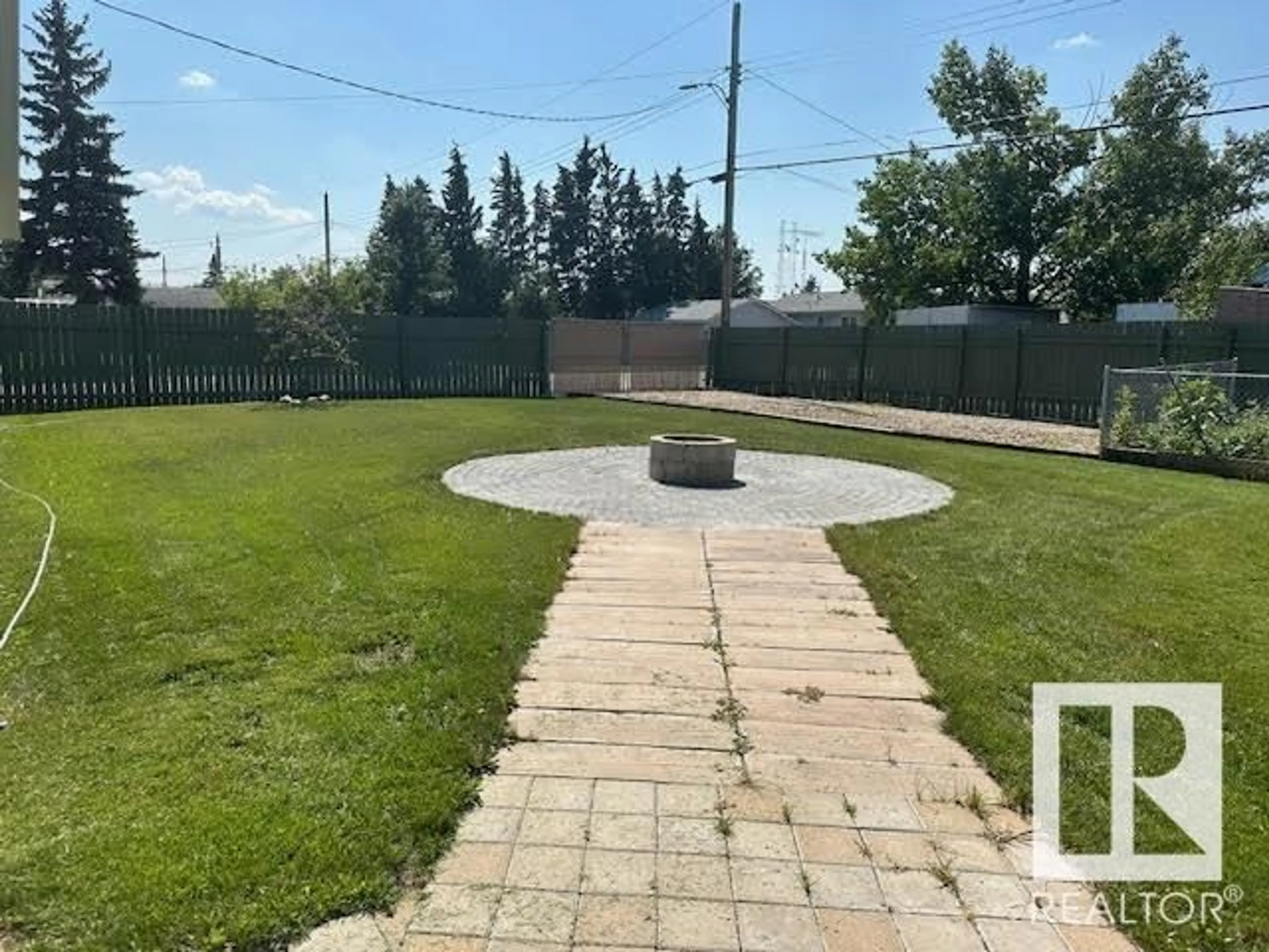 Patio, street for 5702 48A ST, Vegreville Alberta T9C0G7