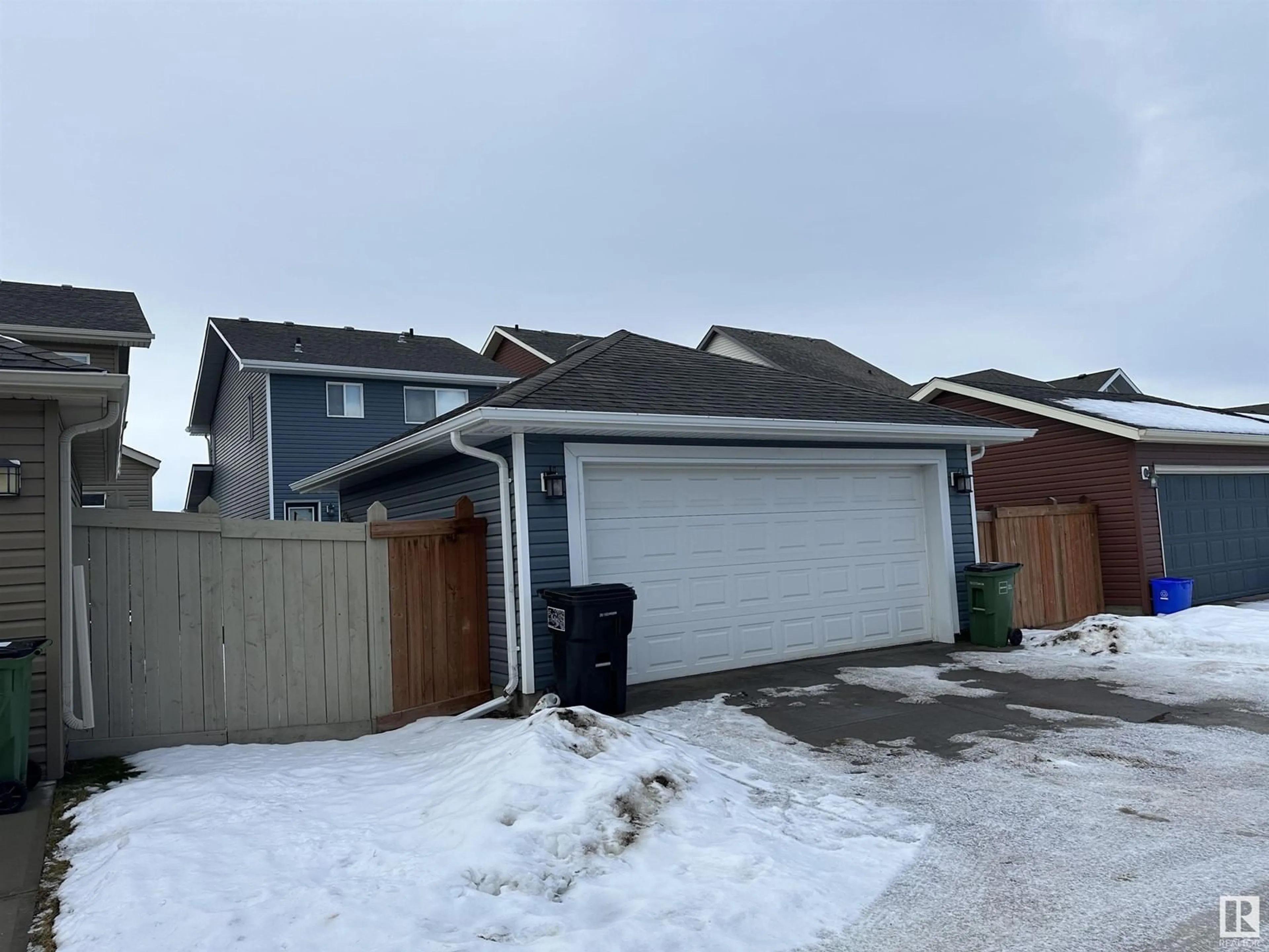 A pic from outside/outdoor area/front of a property/back of a property/a pic from drone, street for 857 CHAPPELLE LI SW, Edmonton Alberta T6W2B3