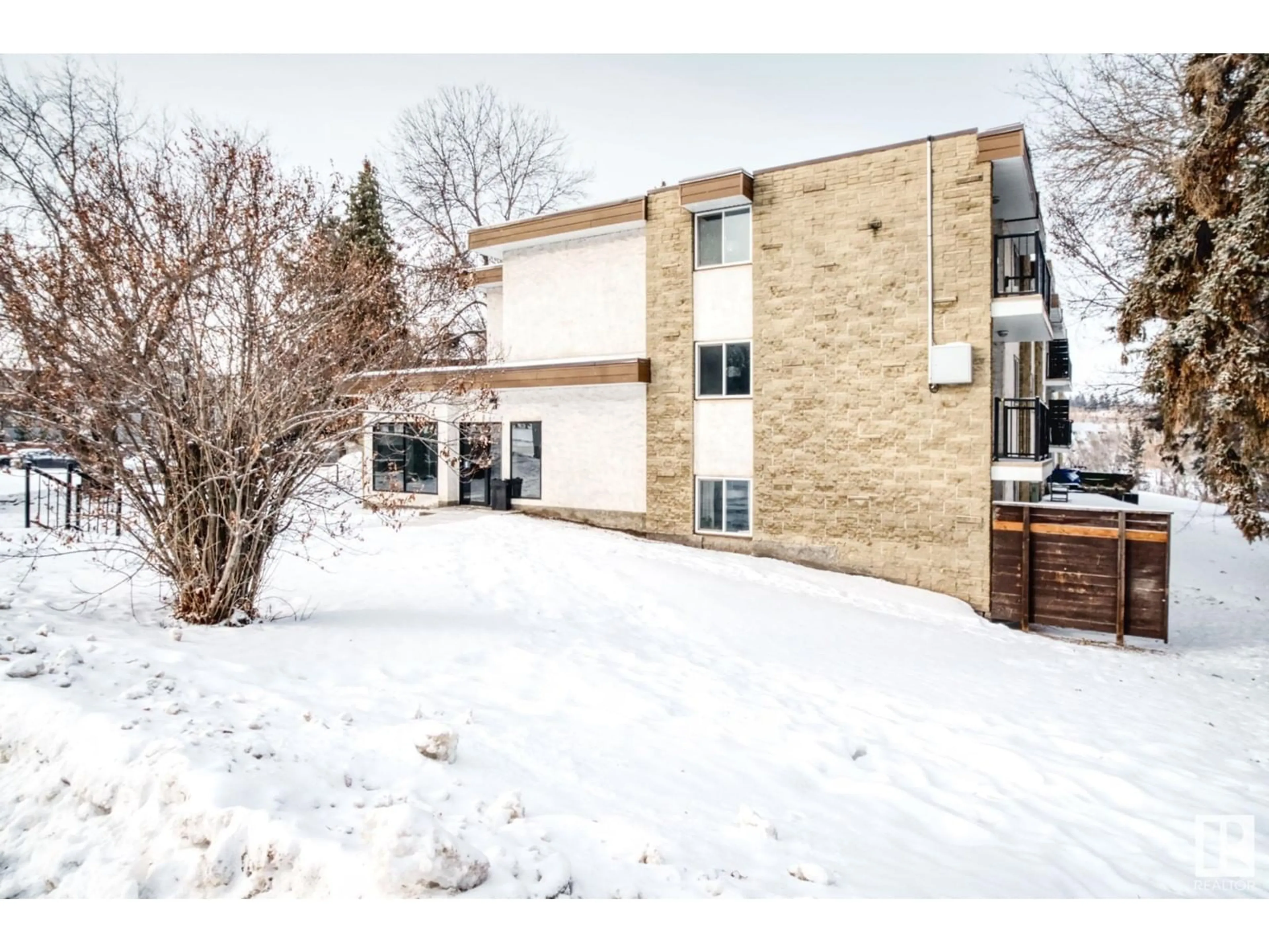 Indoor foyer for #104 47 Sturgeon RD, St. Albert Alberta T8N0E8