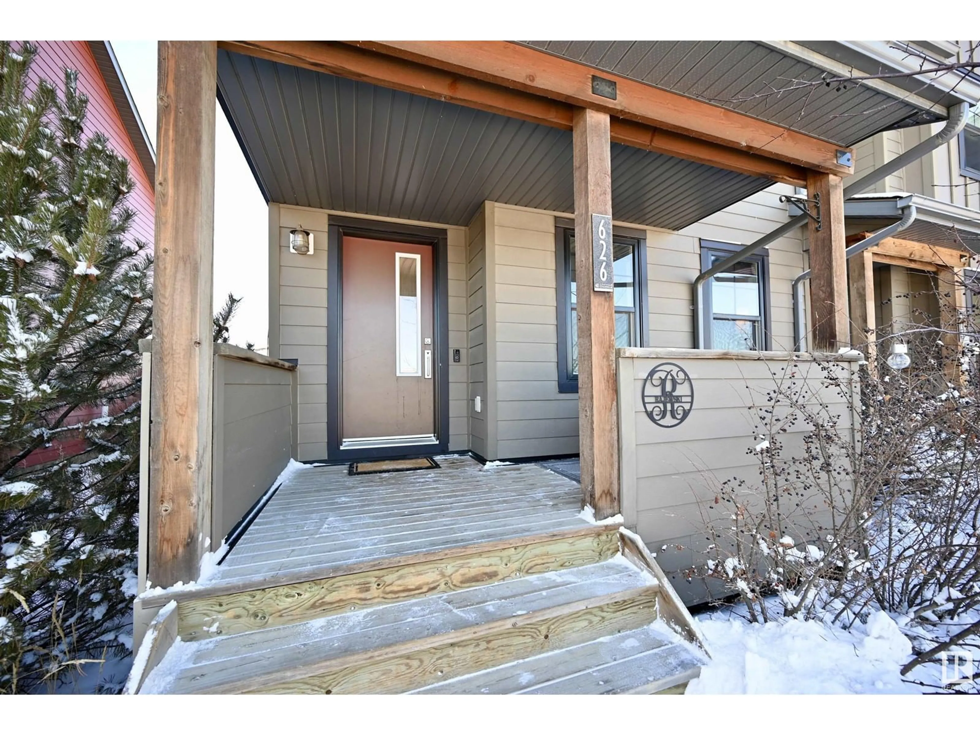 Indoor entryway for 626 CHAPPELLE DR SW, Edmonton Alberta T6W1Y6