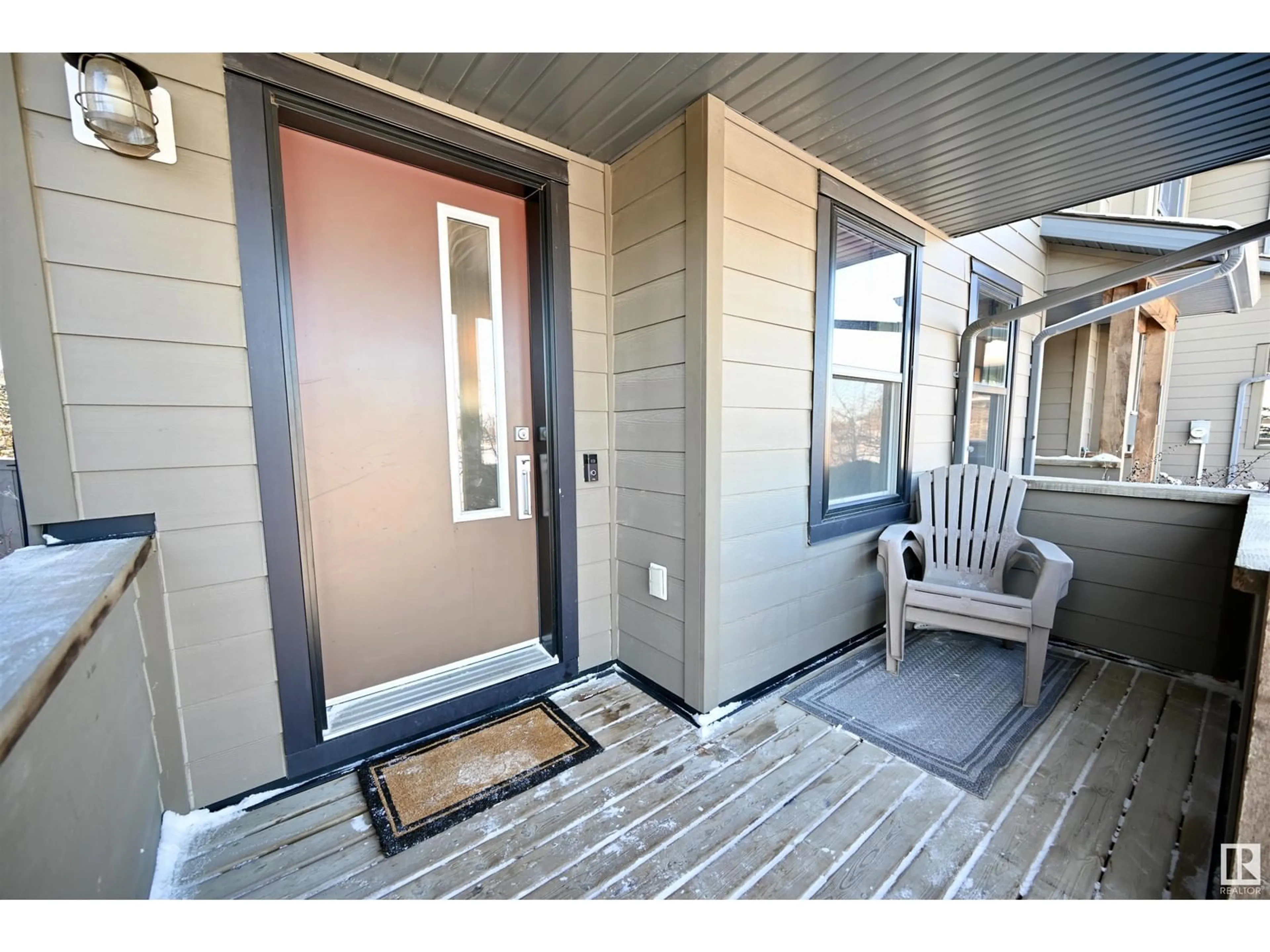 Indoor entryway for 626 CHAPPELLE DR SW, Edmonton Alberta T6W1Y6