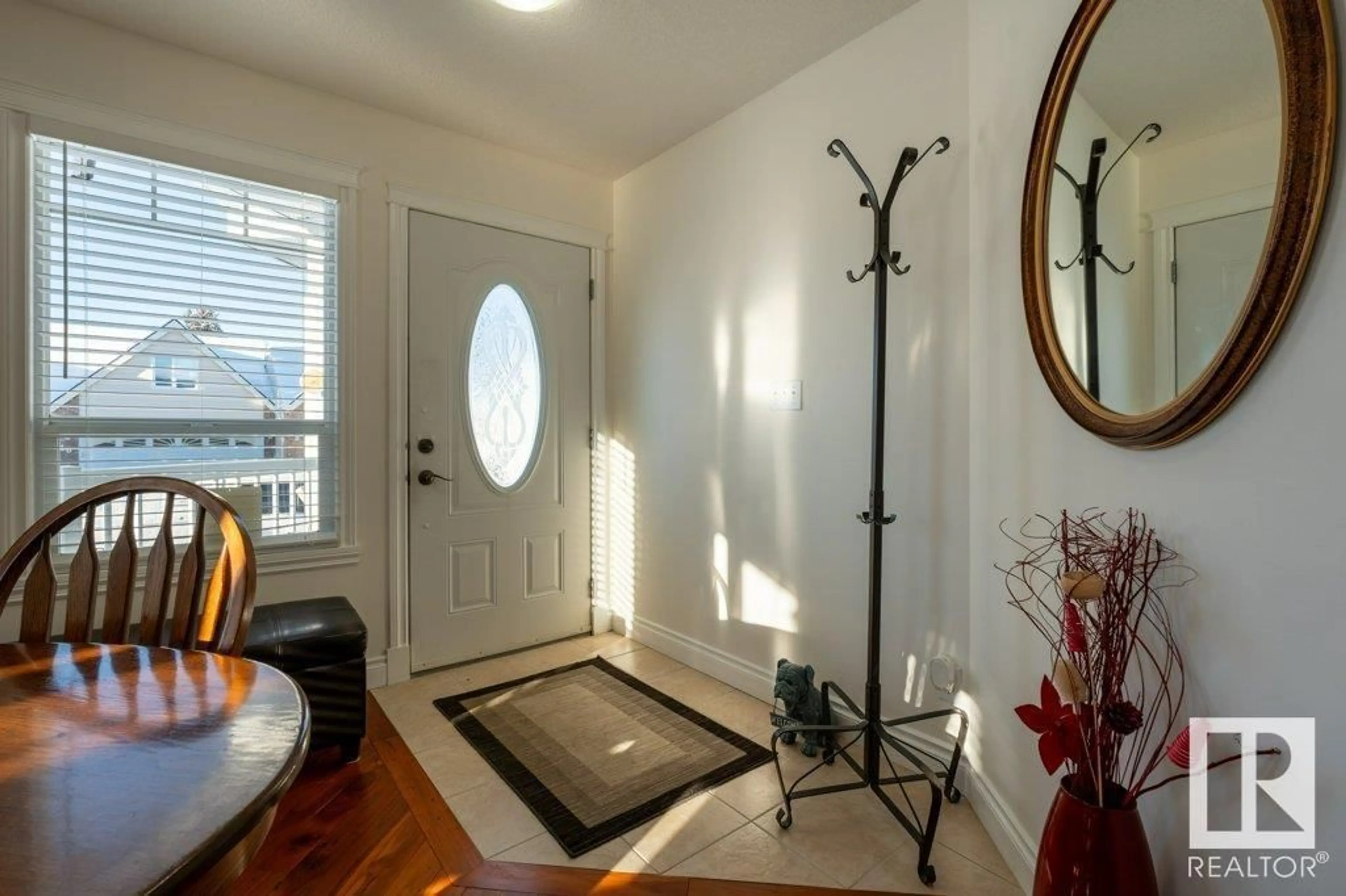 Indoor entryway for 39 - 4410 52 AV, Wetaskiwin Alberta T9A3M1