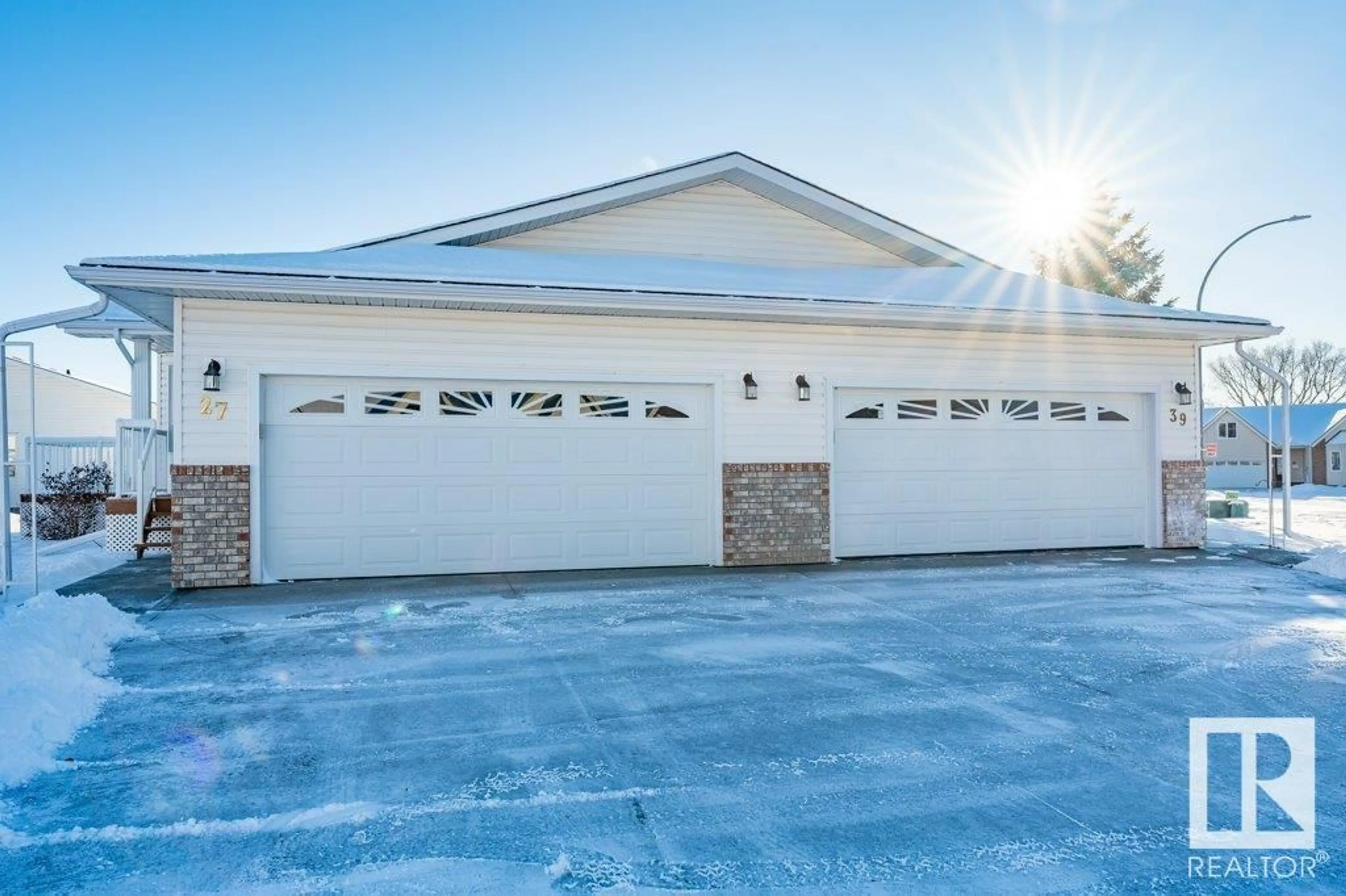 Indoor garage for #39 4410 52 AV, Wetaskiwin Alberta T9A3M1