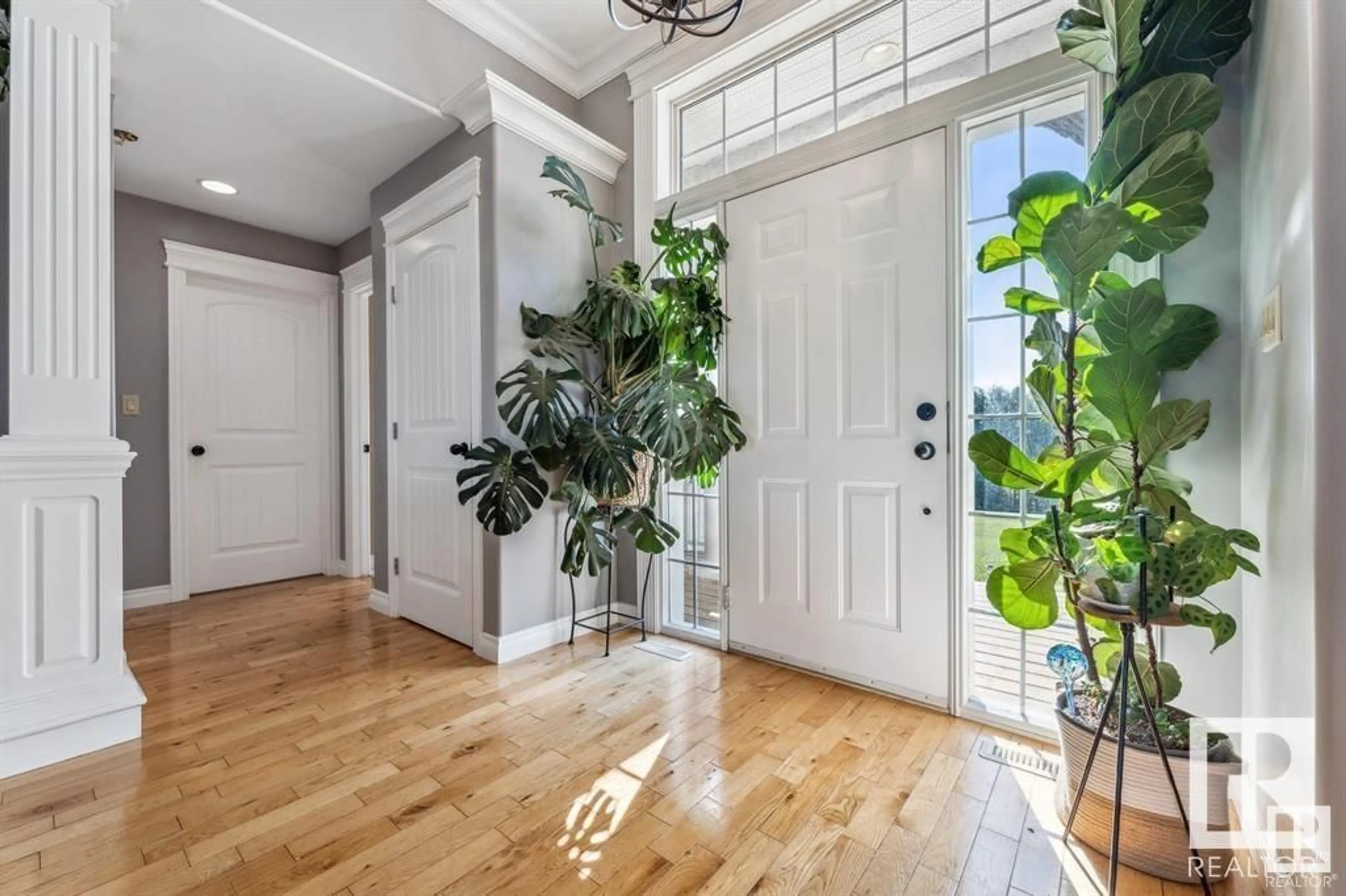 Indoor entryway for 54 20508 Township Road 502, Rural Beaver County Alberta T0B4J2