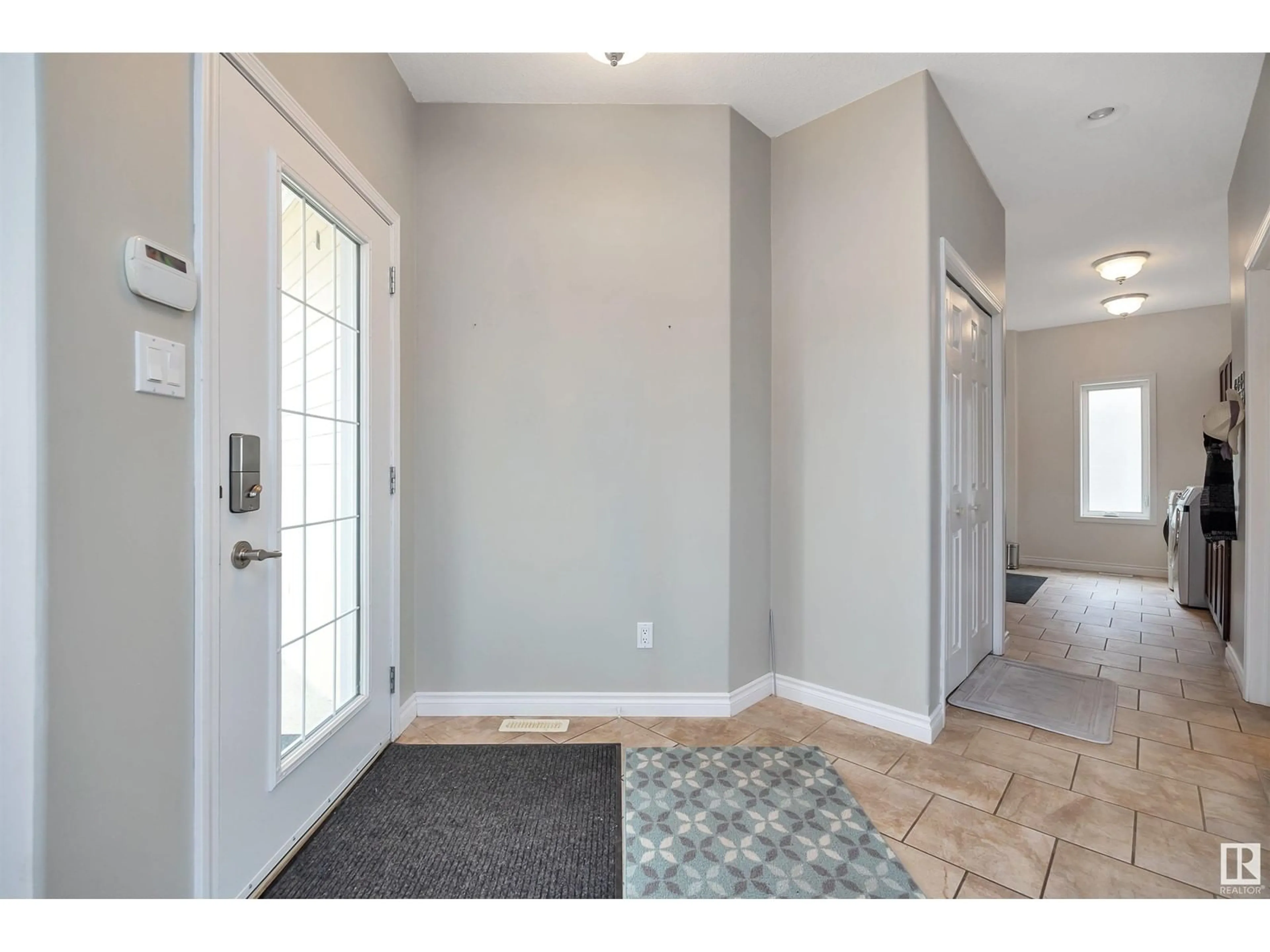 Indoor entryway for 59 SUNSET HB, Rural Wetaskiwin County Alberta T0C1H0