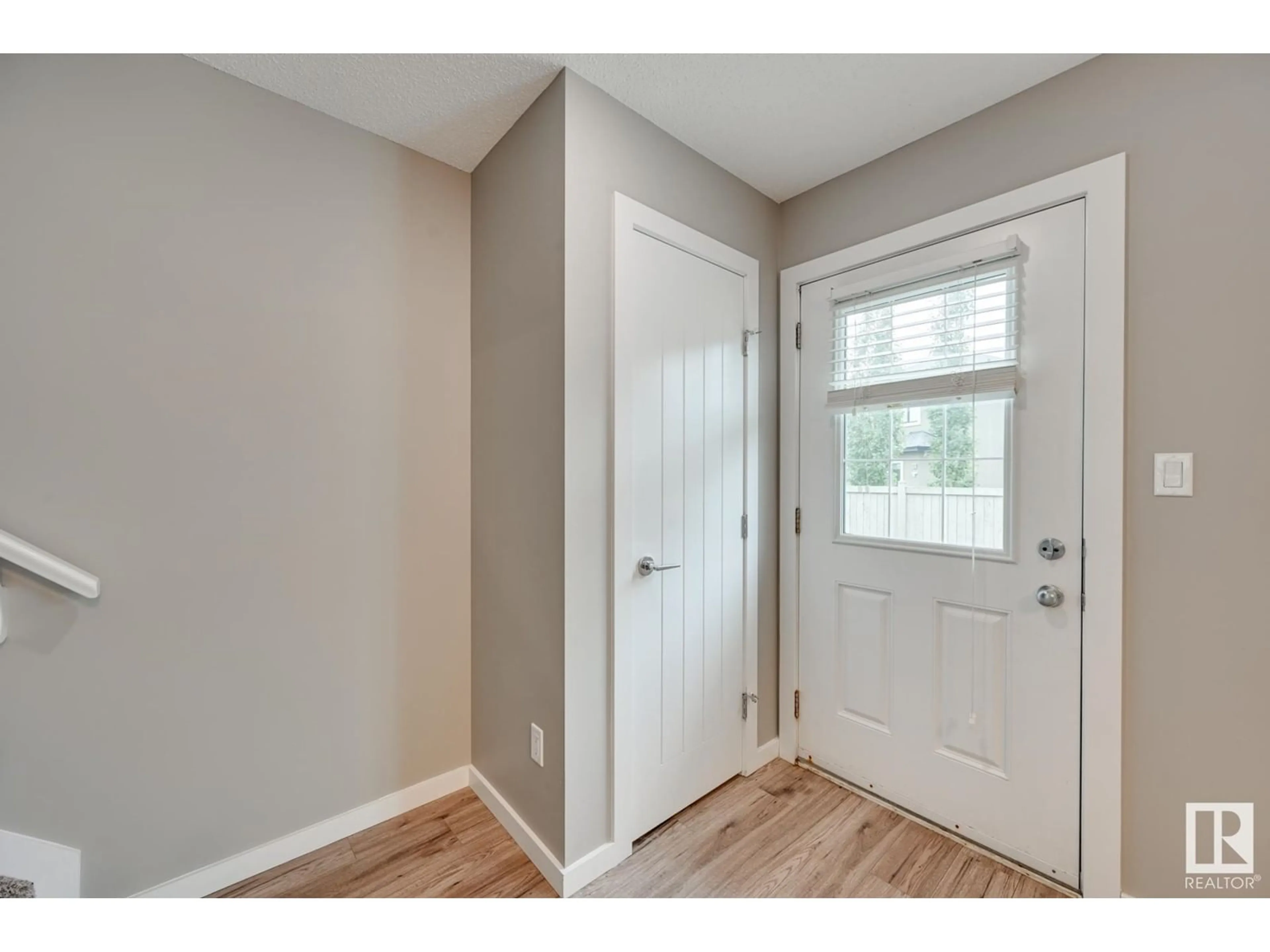 Indoor entryway for #29 - 2215 24 ST, Edmonton Alberta T6T1A6