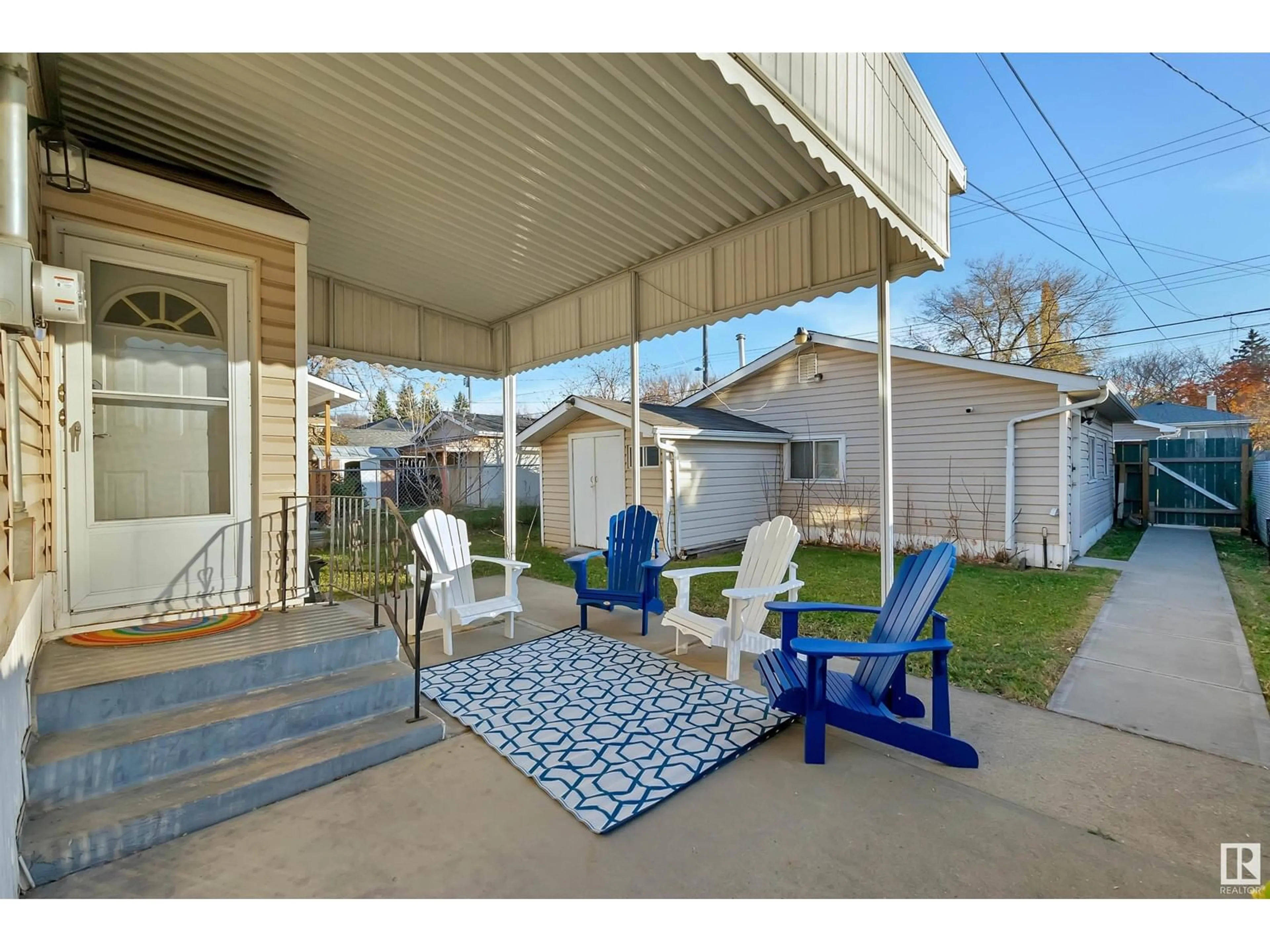 Patio, street for 10845 65 AV NW, Edmonton Alberta T6H1V8