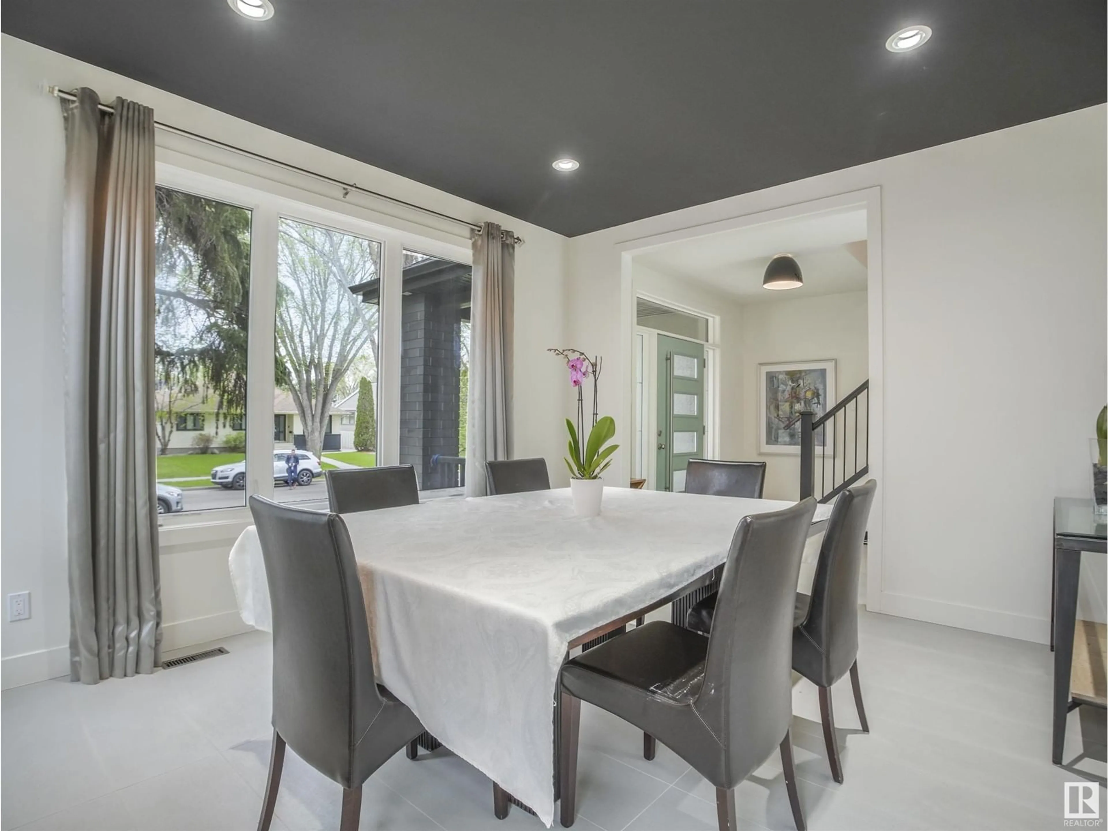 Dining room, ceramic/tile floor for 9755 146 ST NW, Edmonton Alberta T5N2Z3