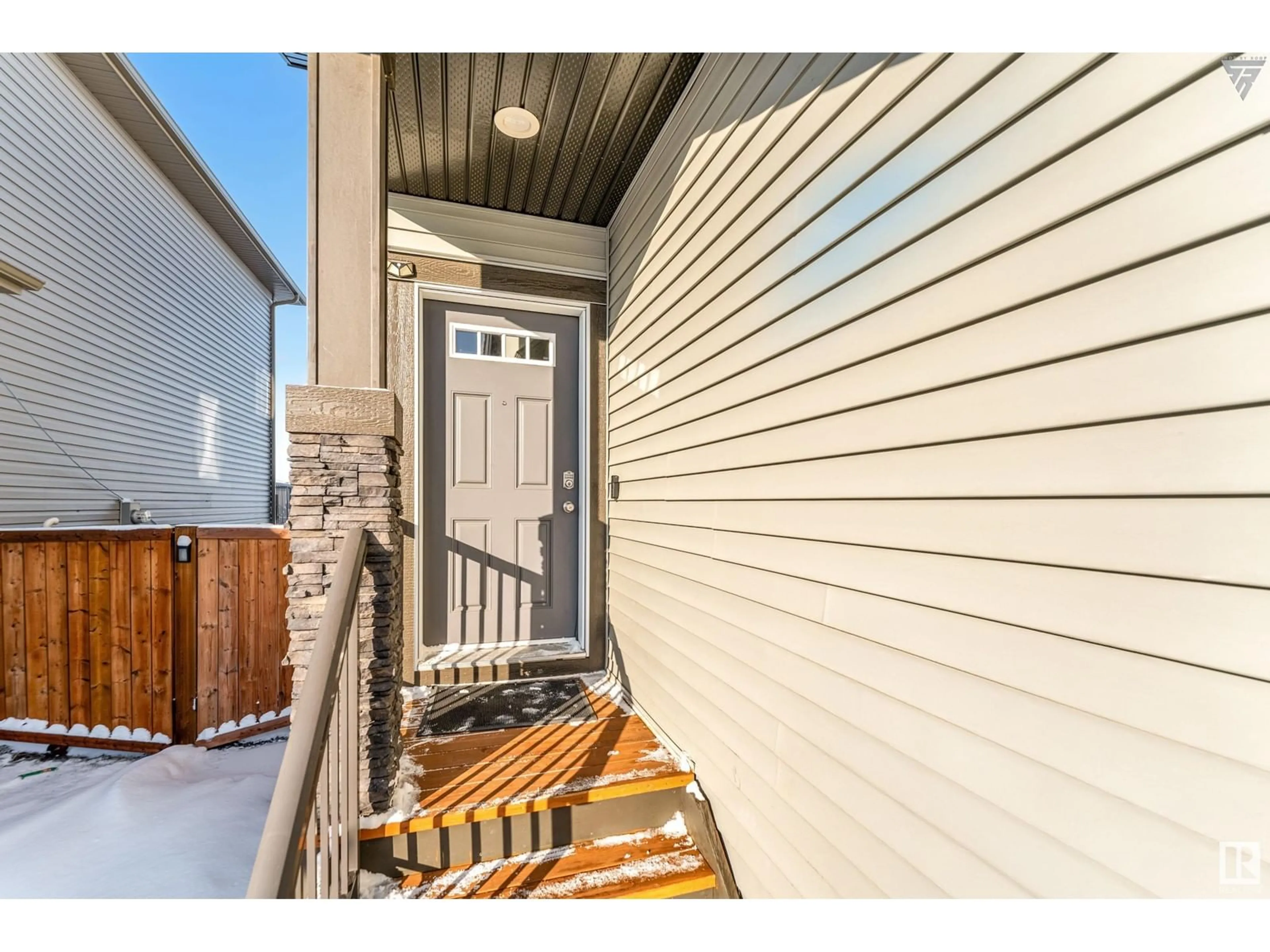 Indoor entryway for 970 MORRIS WY, Leduc Alberta T9E1G1