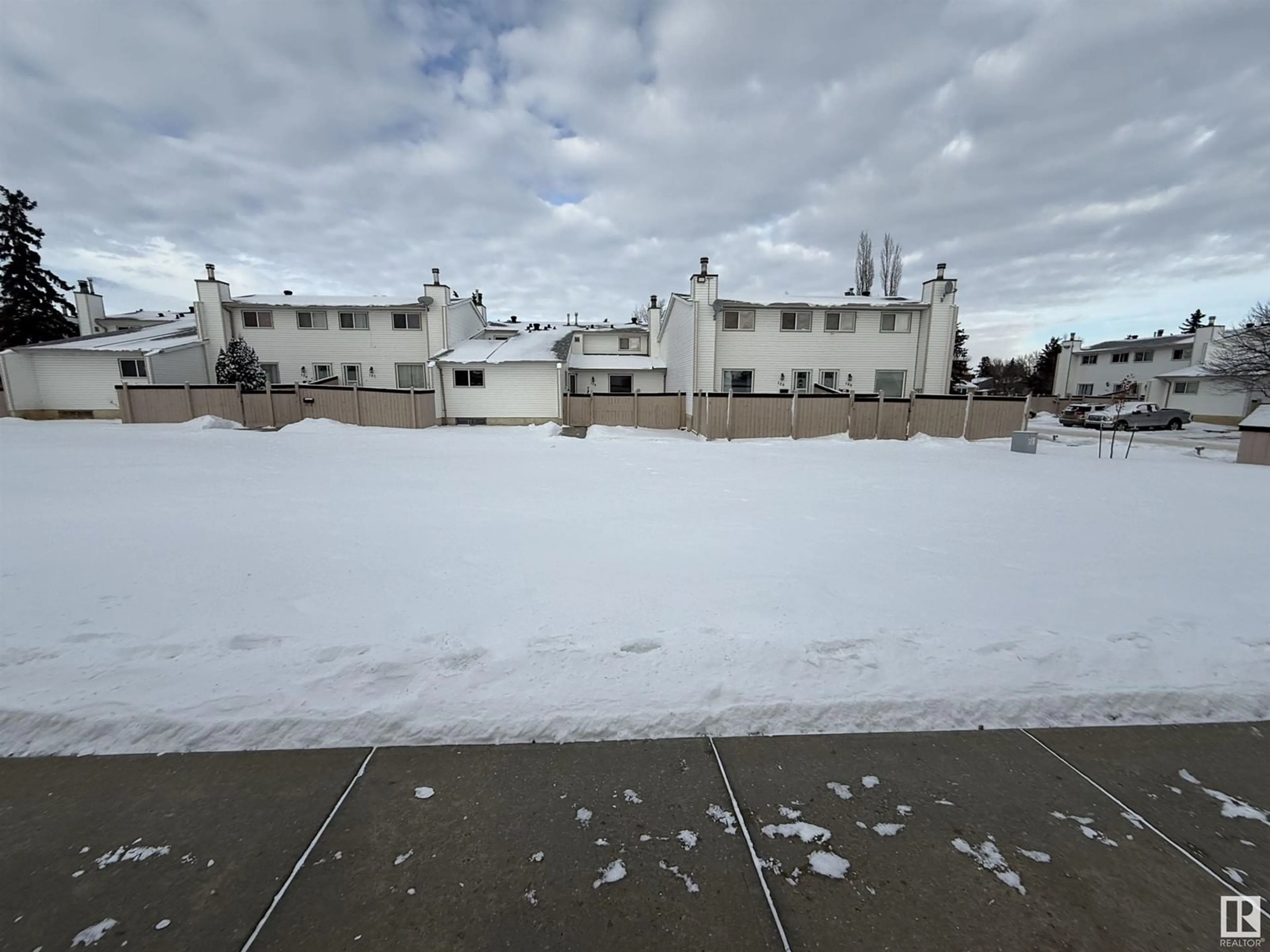 A pic from outside/outdoor area/front of a property/back of a property/a pic from drone, unknown for 144 MARLBOROUGH PL NW, Edmonton Alberta T5T1Y6