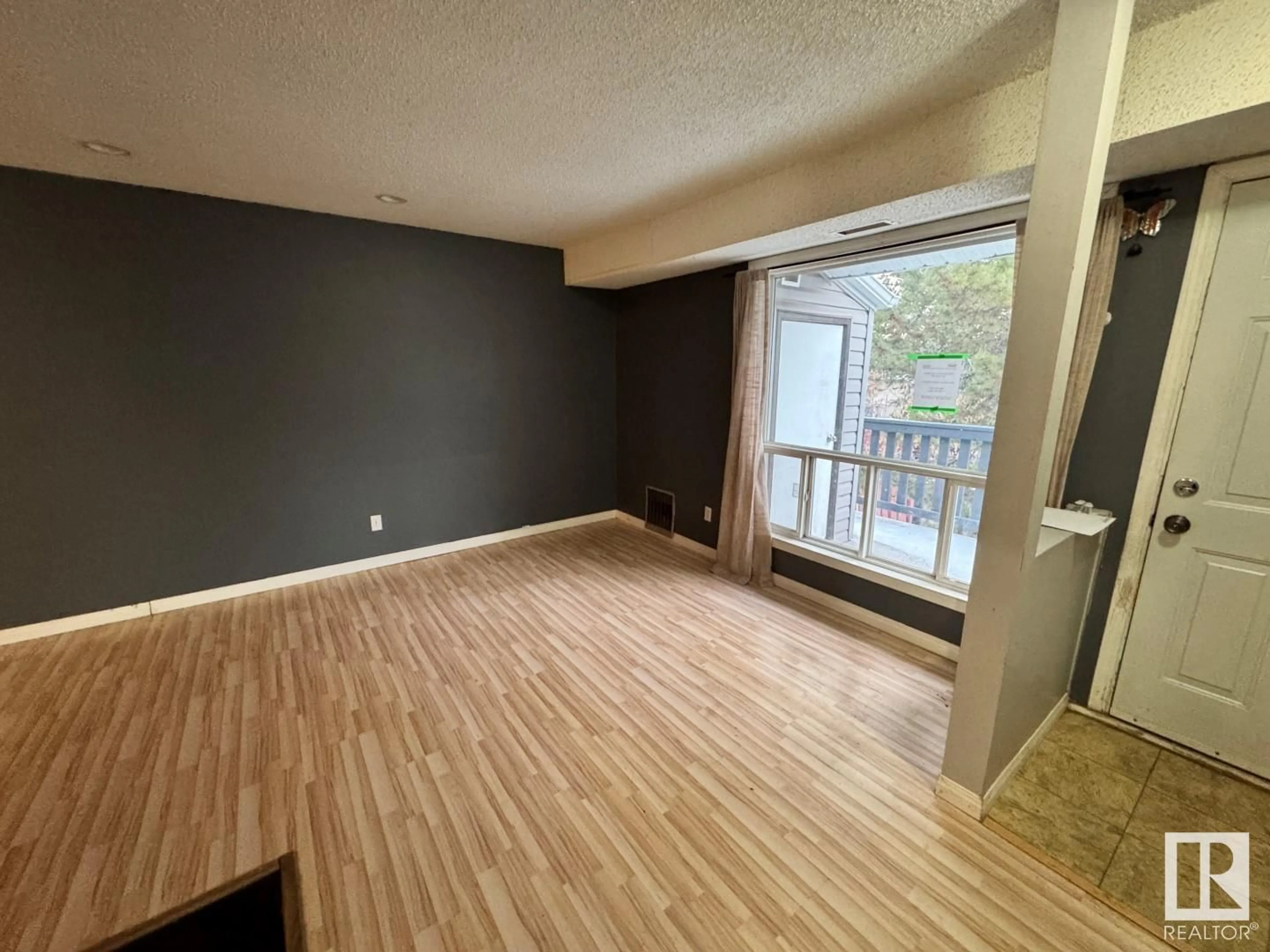 A pic of a room for #18 1503 MILL WOODS E NW, Edmonton Alberta T6L4C2