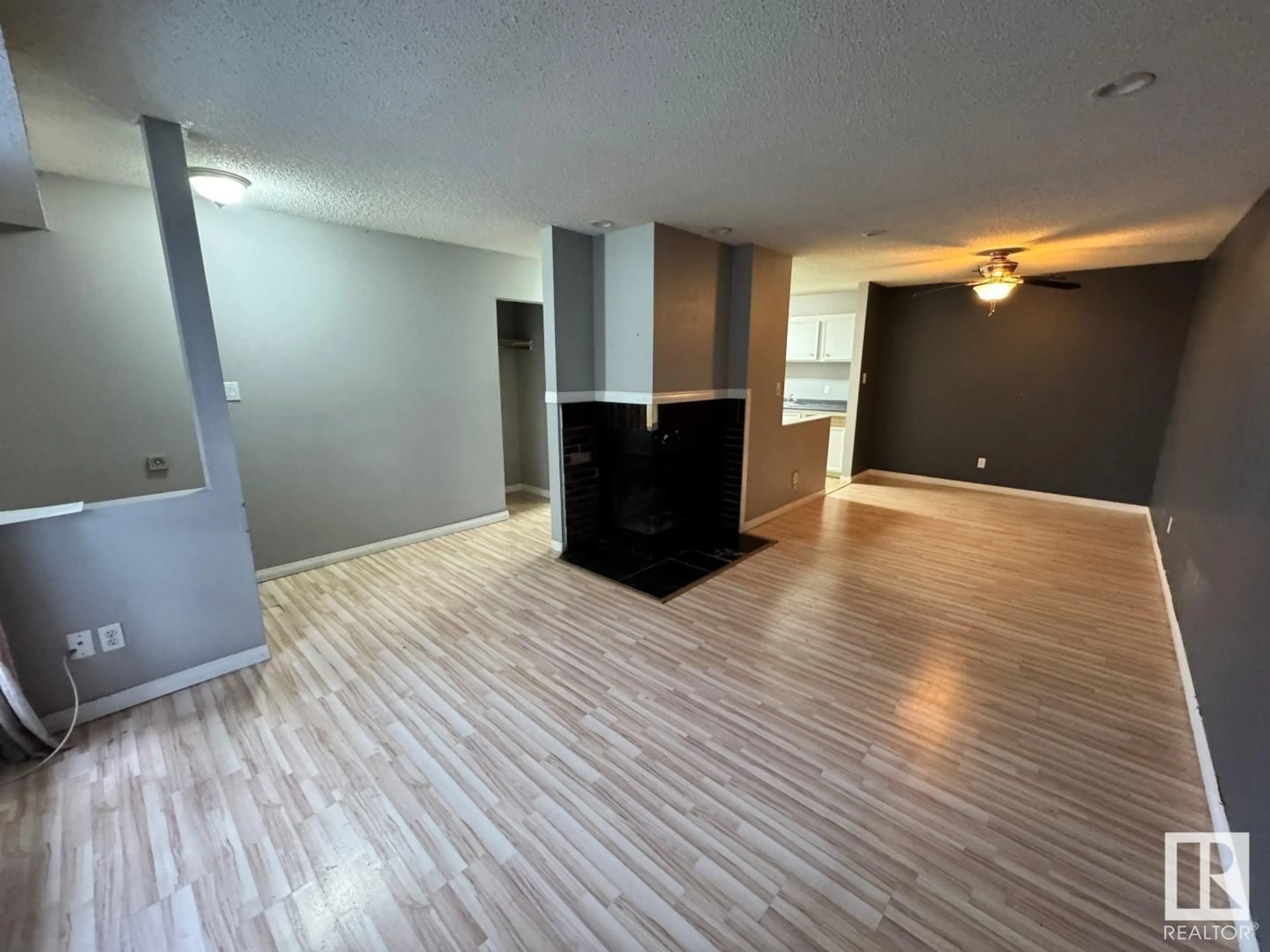 A pic of a room for #18 1503 MILL WOODS E NW, Edmonton Alberta T6L4C2