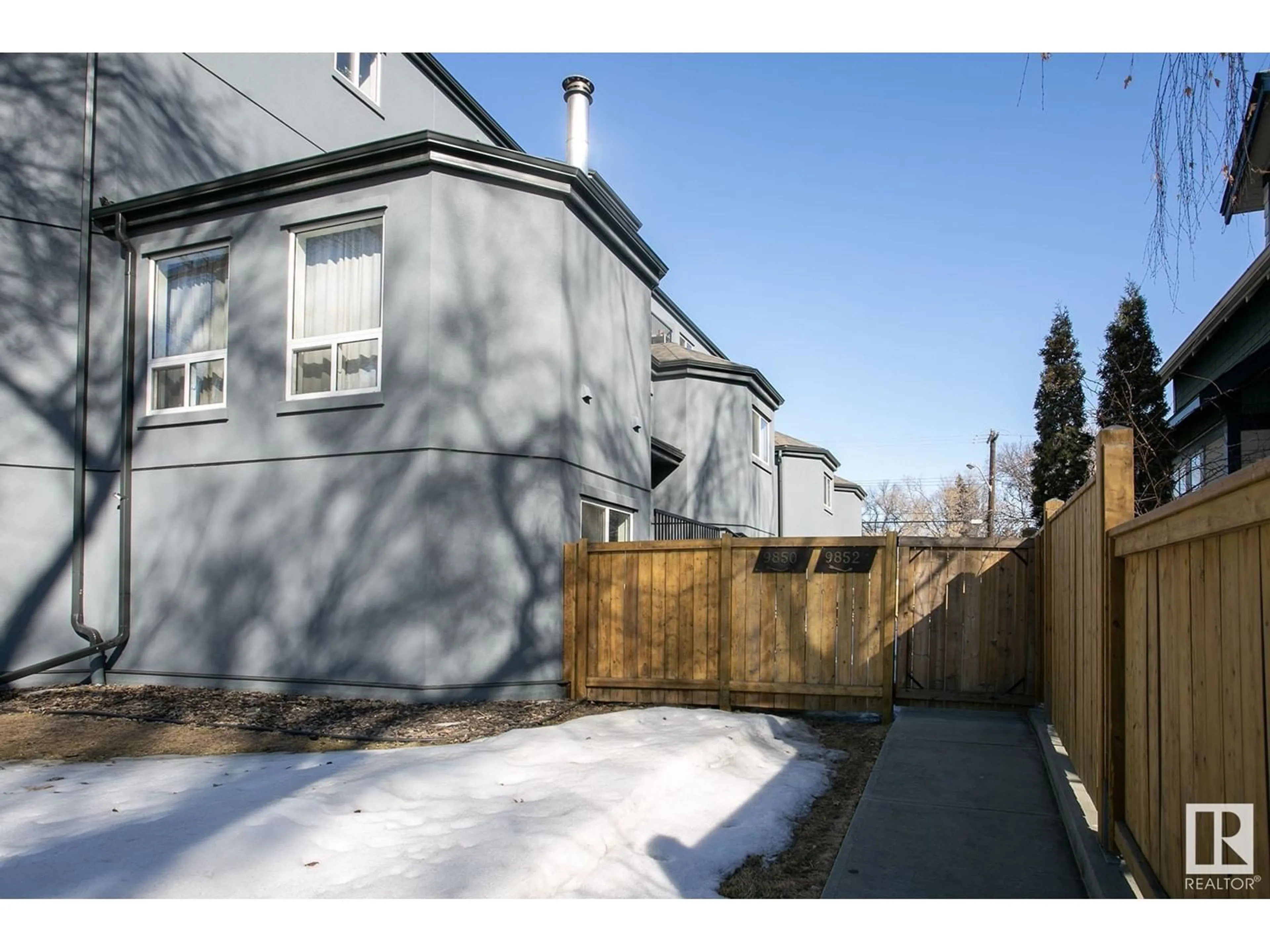 Patio, street for #106 9854 88 AV NW, Edmonton Alberta T6E2R3