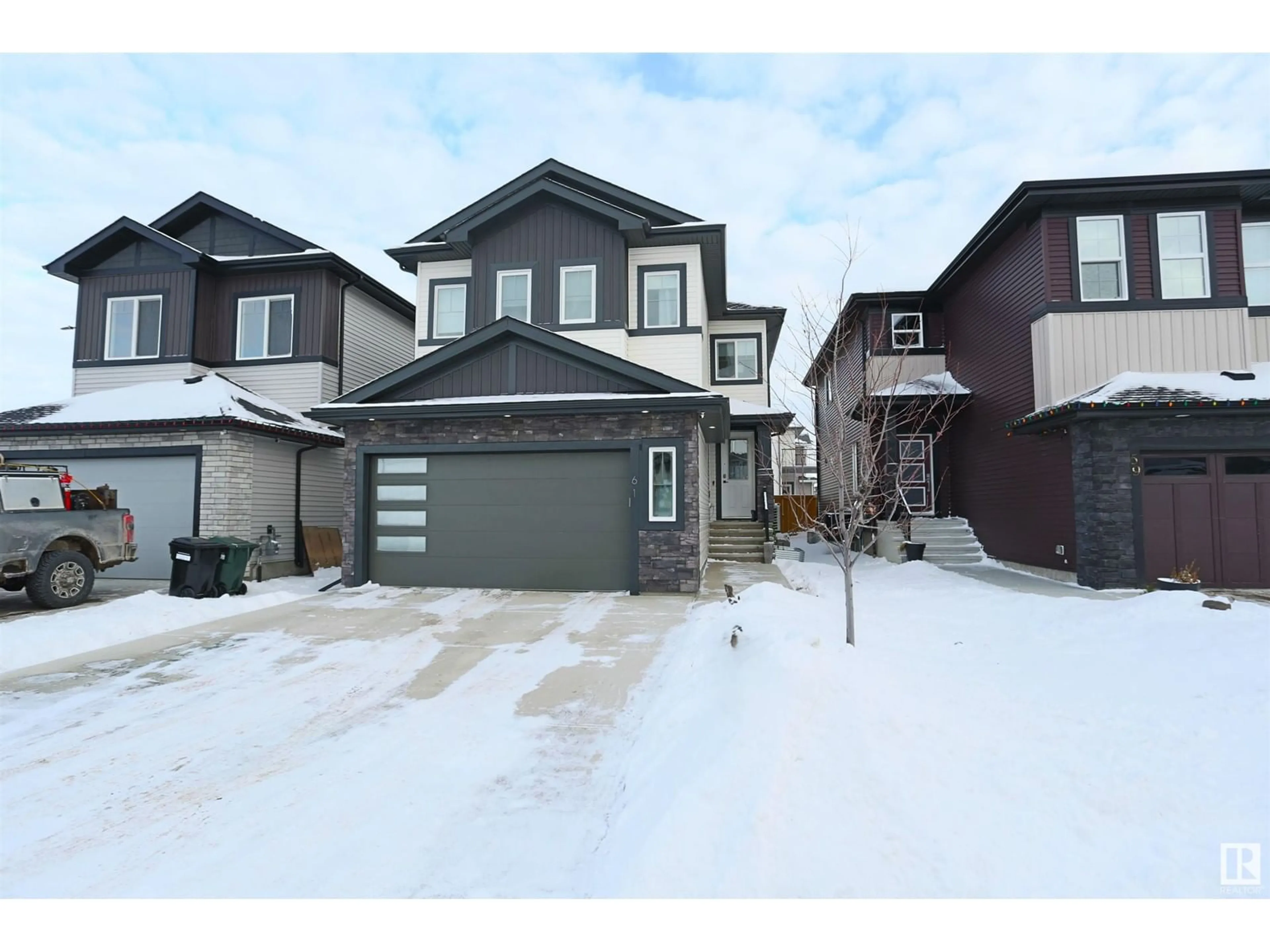 A pic from outside/outdoor area/front of a property/back of a property/a pic from drone, street for 61 ADELAIDE CO, Spruce Grove Alberta T7X2V4