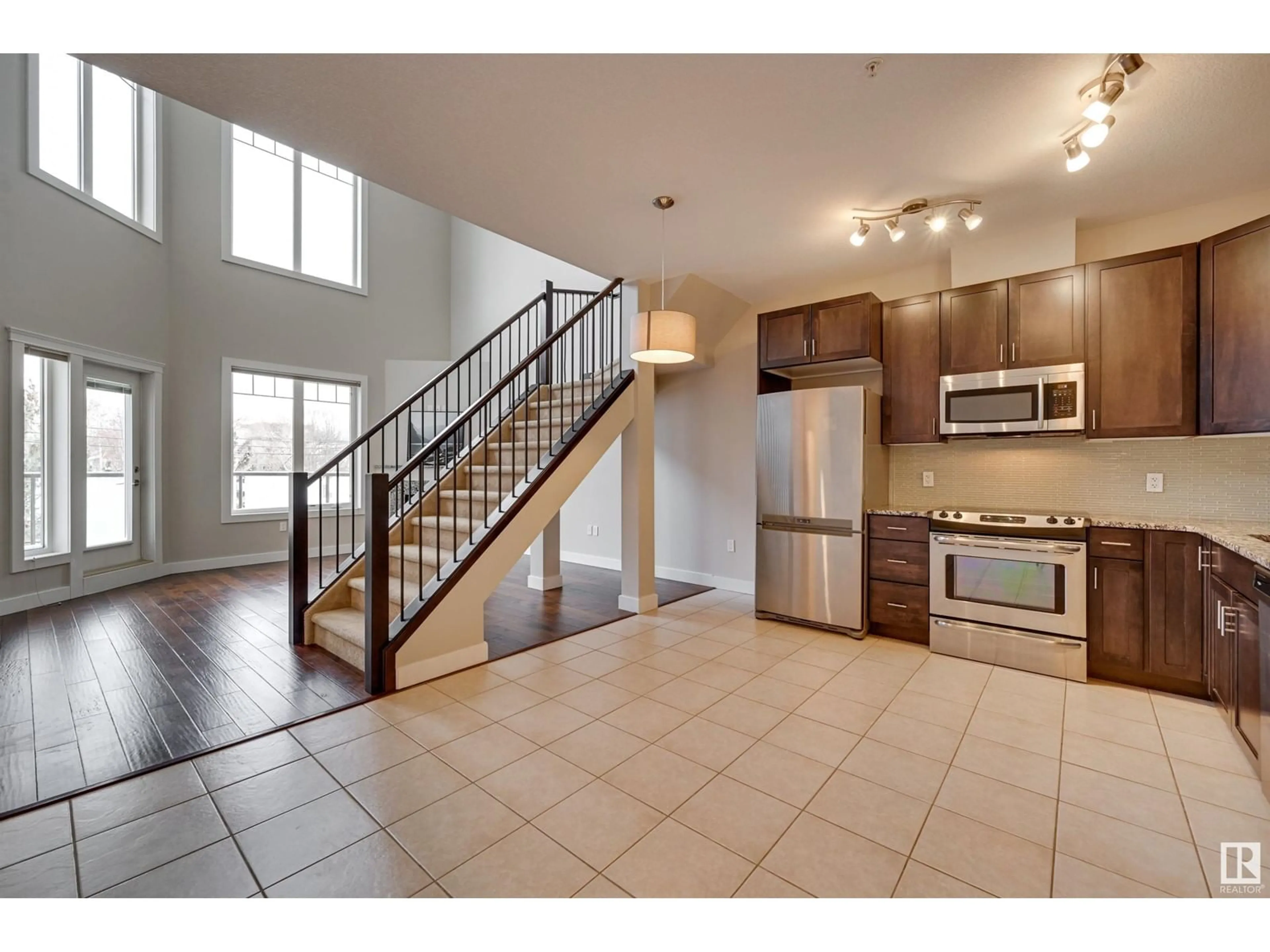 Open concept kitchen, ceramic/tile floor for #48 11518 76 AV NW, Edmonton Alberta T6G0K7