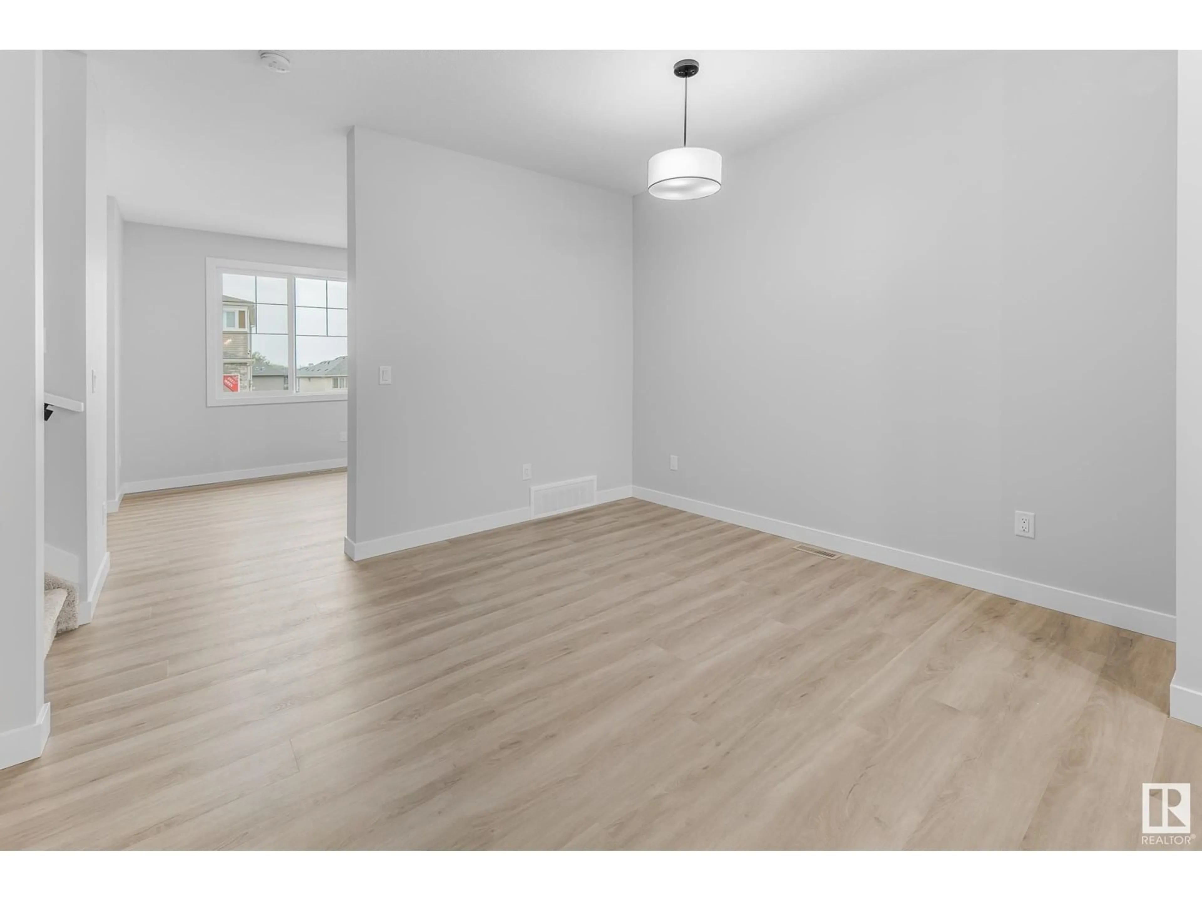 A pic of a room for 9348 221 ST NW, Edmonton Alberta T5T6C9