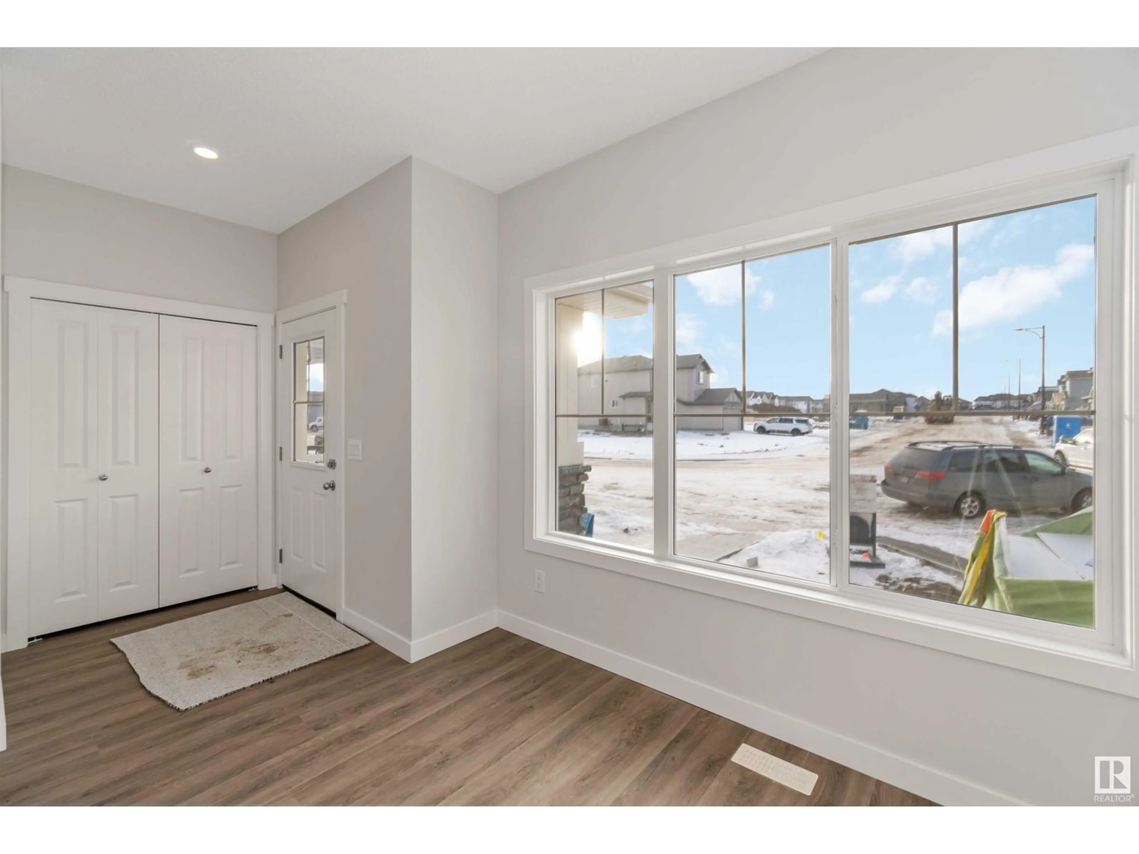 Indoor entryway for 169 Sunland WY, Sherwood Park Alberta T8H2Y6