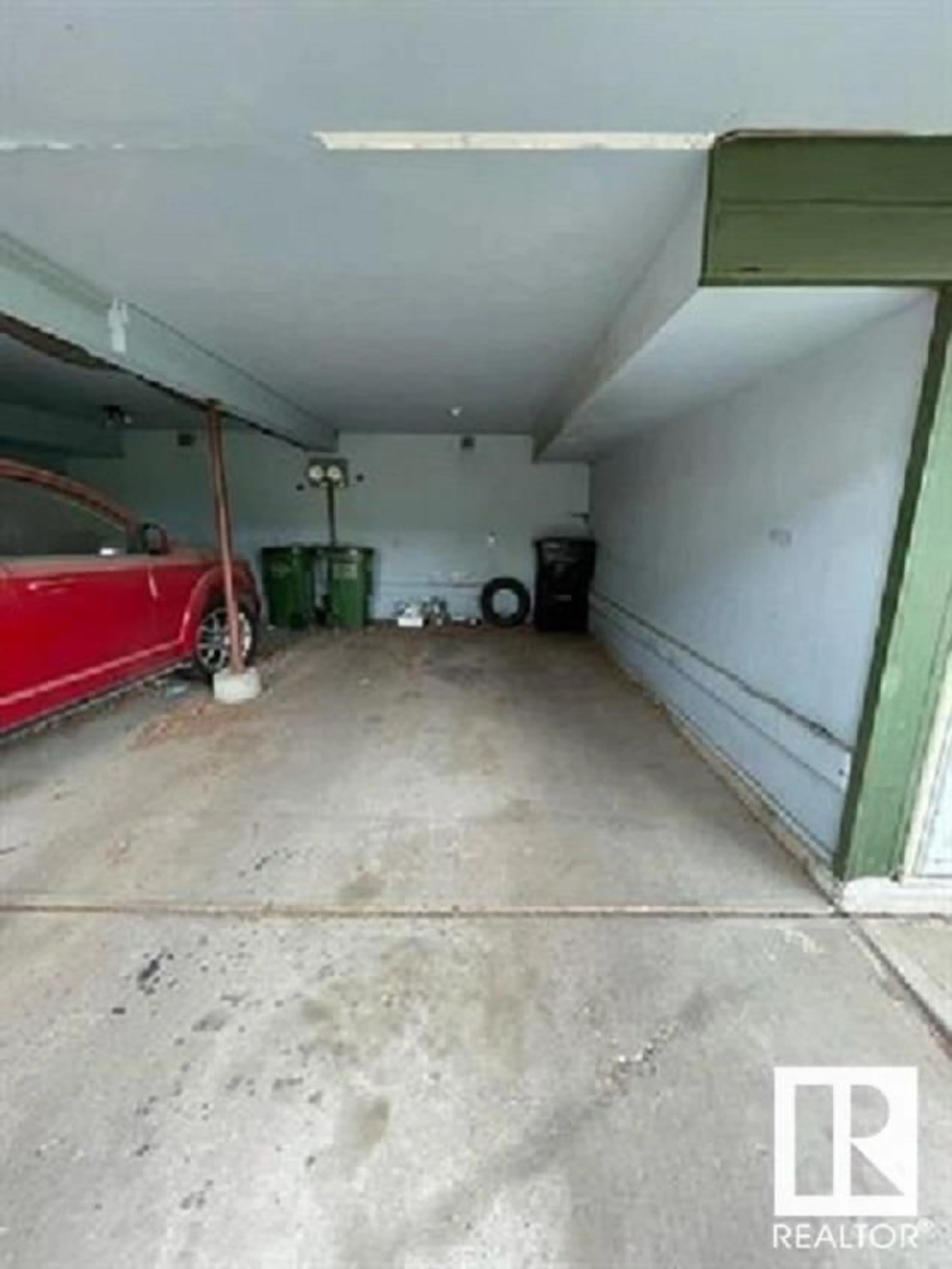 Indoor garage for 774 ABBOTTSFIELD RD NW, Edmonton Alberta T5W4R4