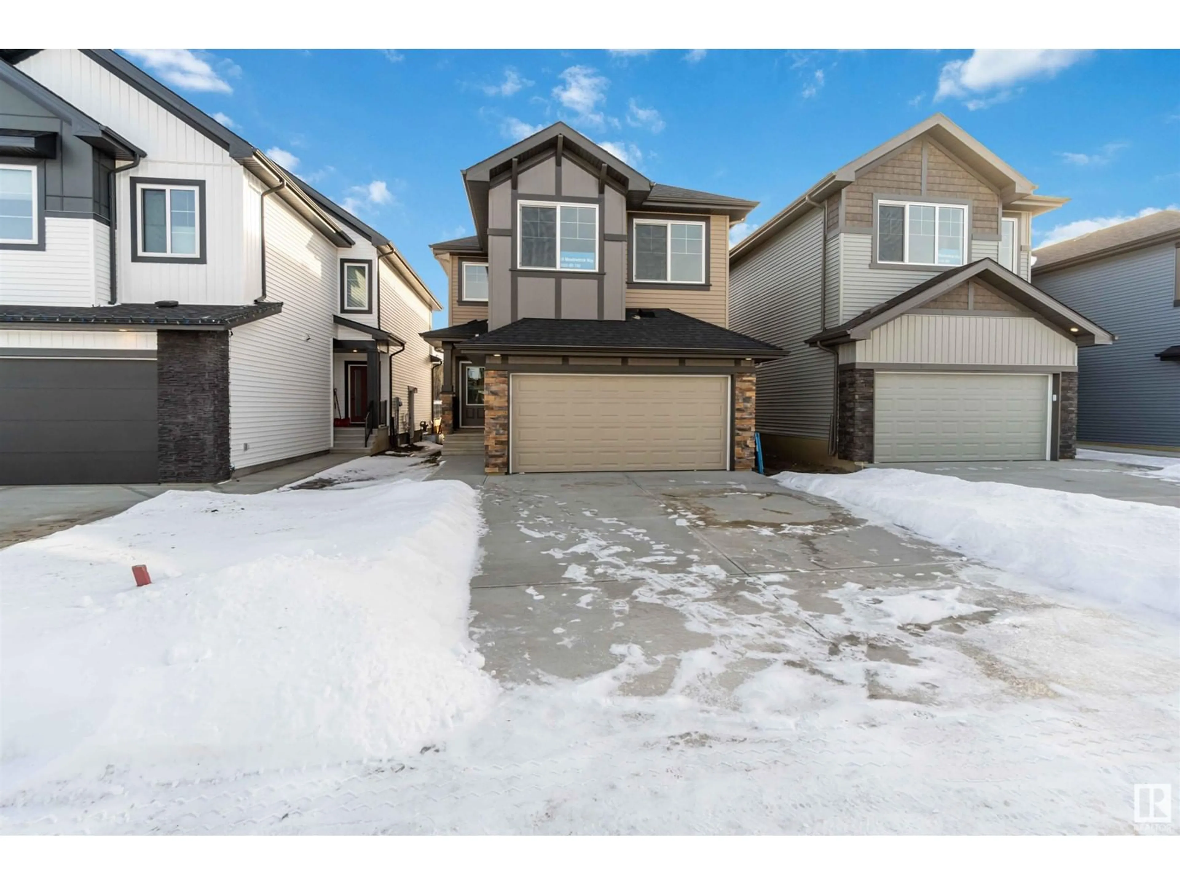 Home with vinyl exterior material, street for 24 MEADOWBROOK WY, Spruce Grove Alberta T7X0W2