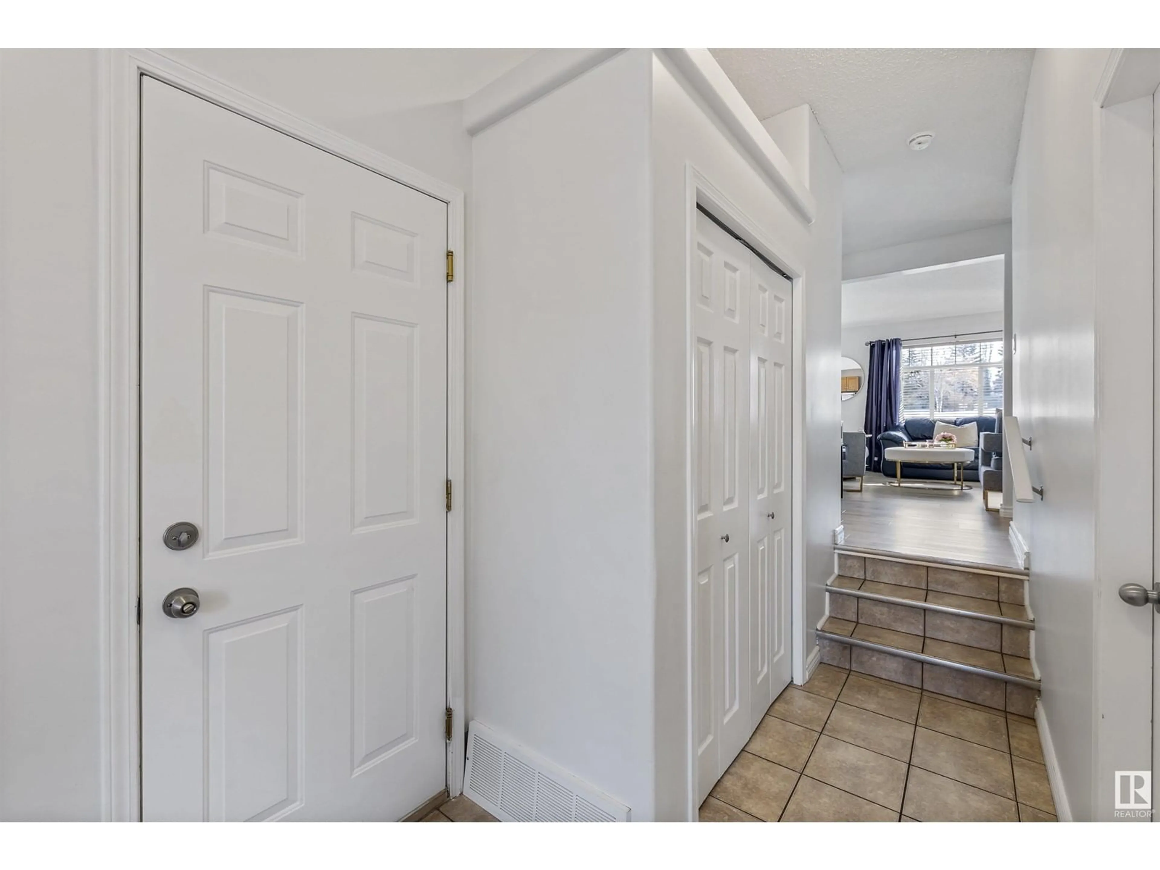 Indoor entryway for #58 30 LEVASSEUR RD, St. Albert Alberta T8N7A6