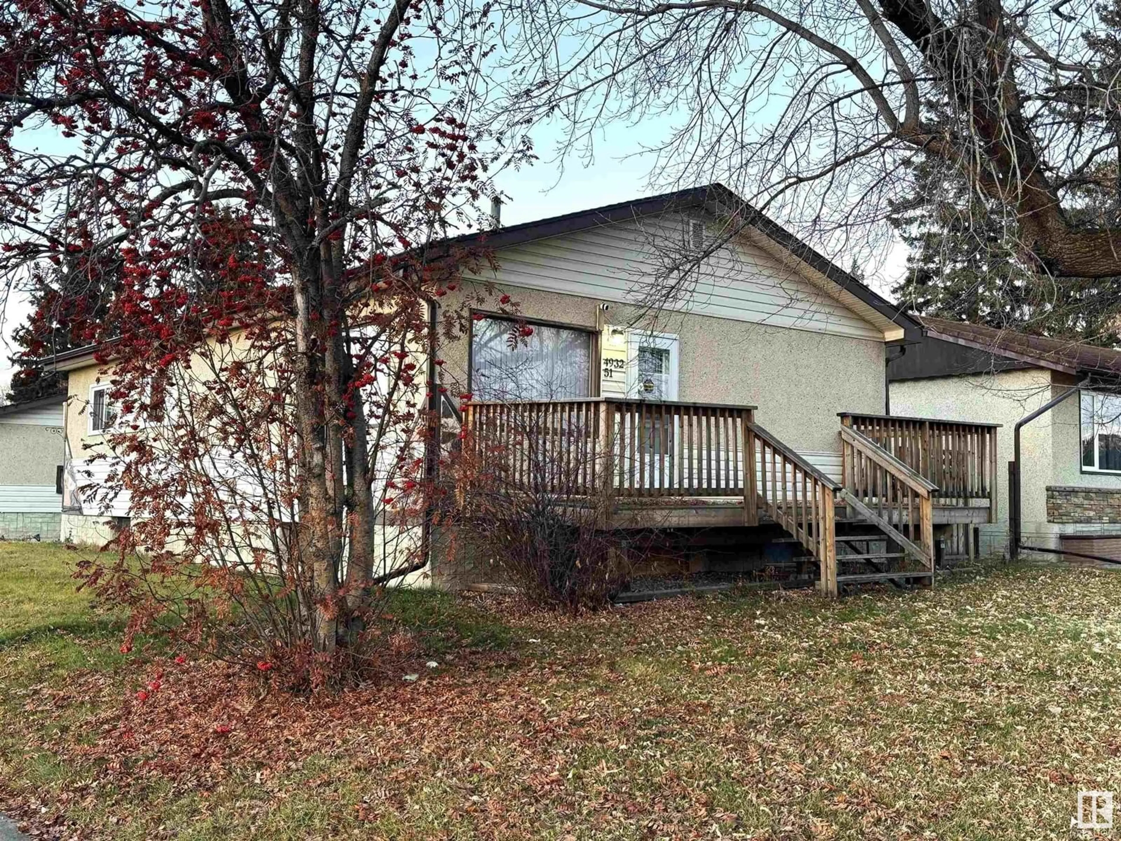 A pic from outside/outdoor area/front of a property/back of a property/a pic from drone, street for 4932 51 AV, Breton Alberta T0C0P0