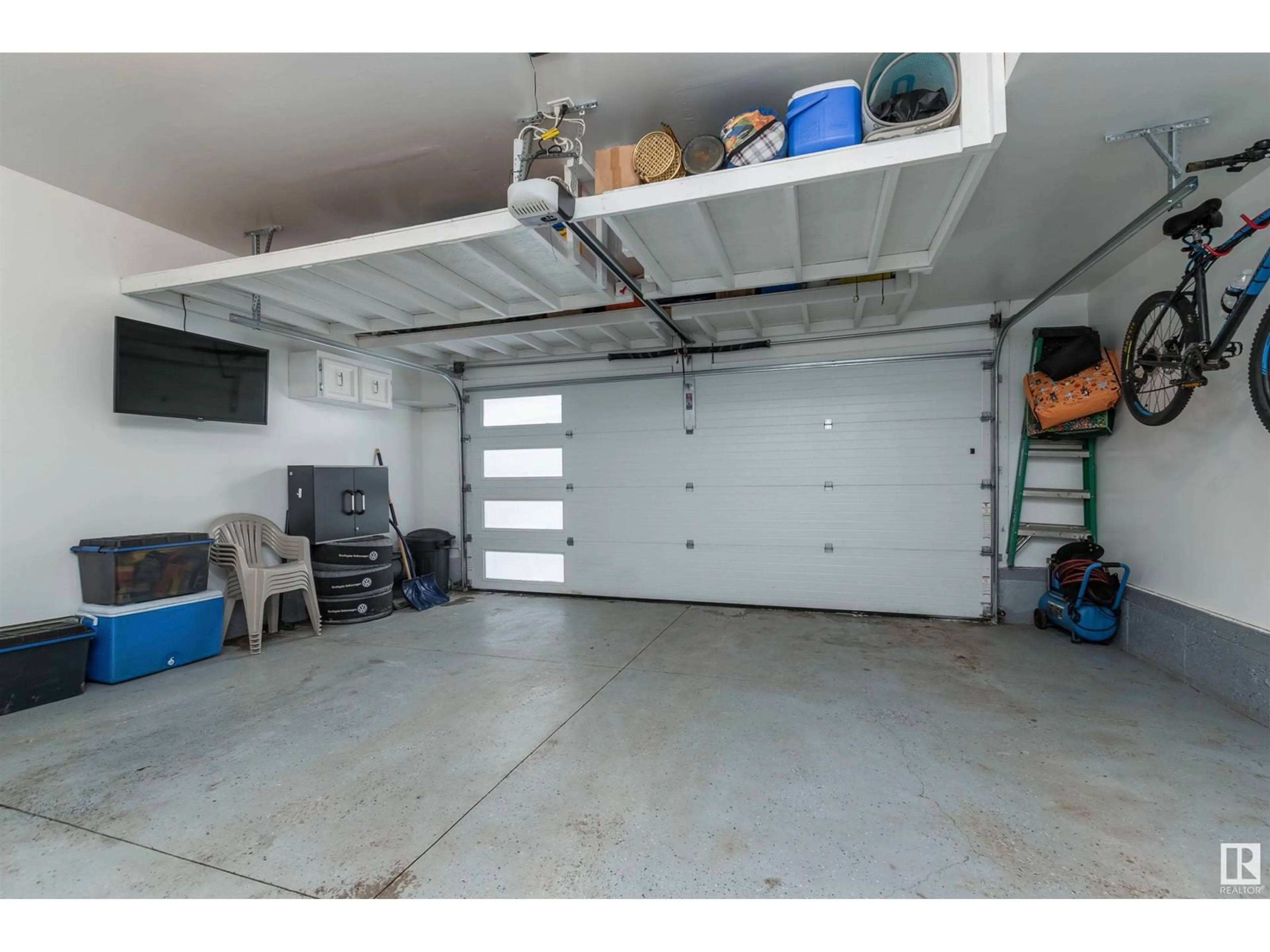 Indoor garage for #1 979 CRYSTALLINA NERA WY NW, Edmonton Alberta T5Z0N6