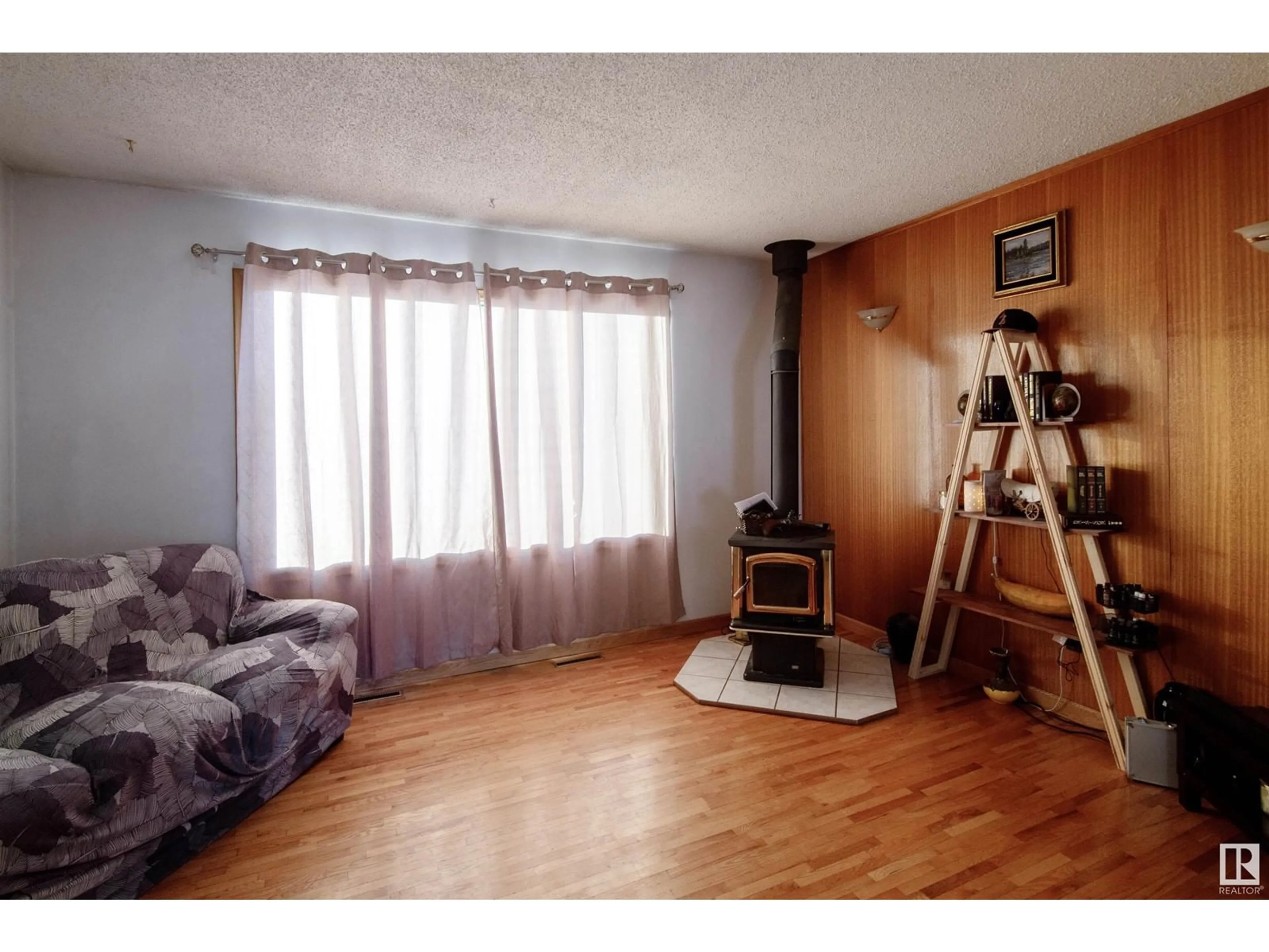 A pic of a room for 4813 50 ST, Ardmore Alberta T0A0B0