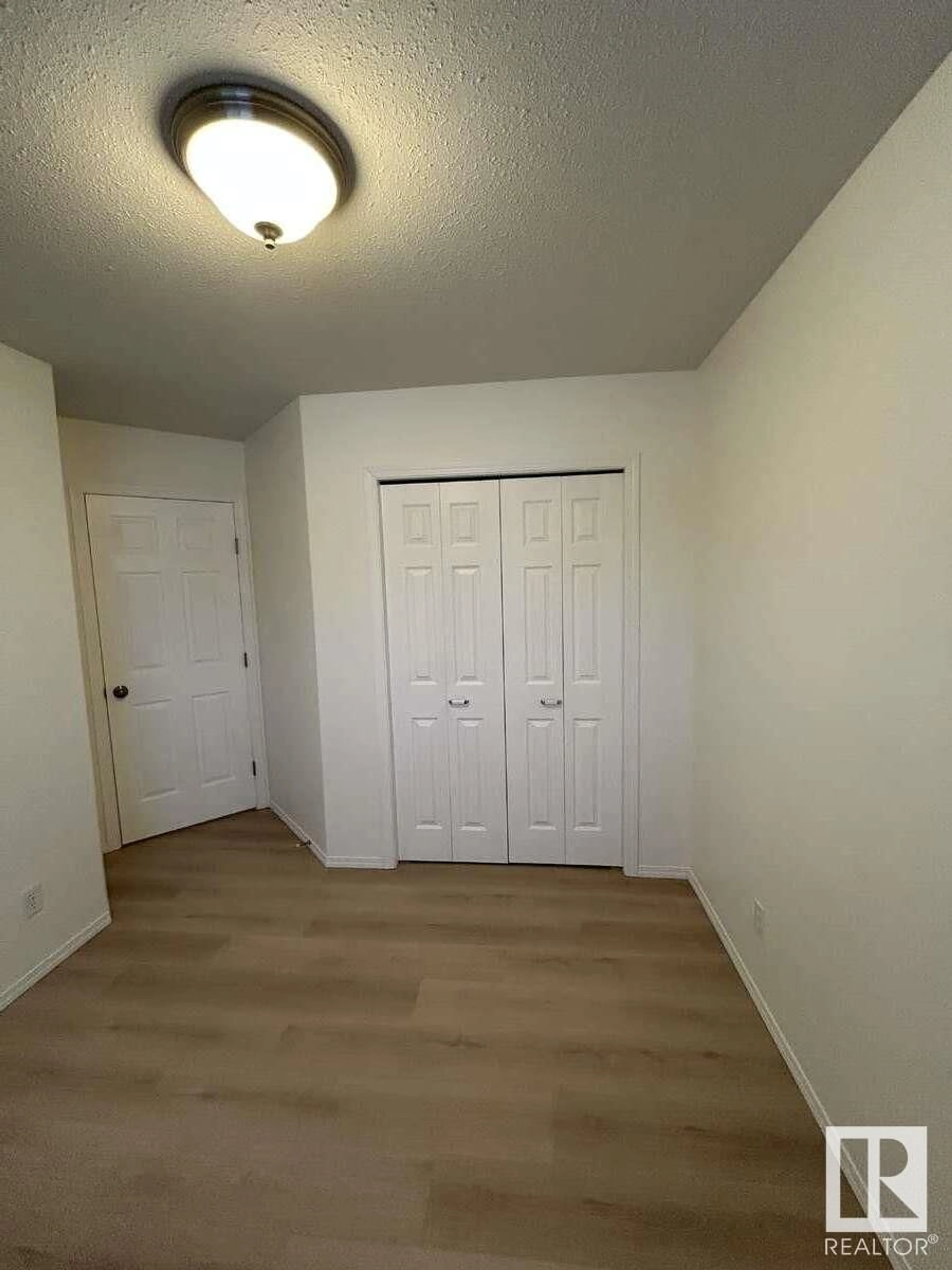 A pic of a room for 12042 65 ST NW, Edmonton Alberta T5W4L7