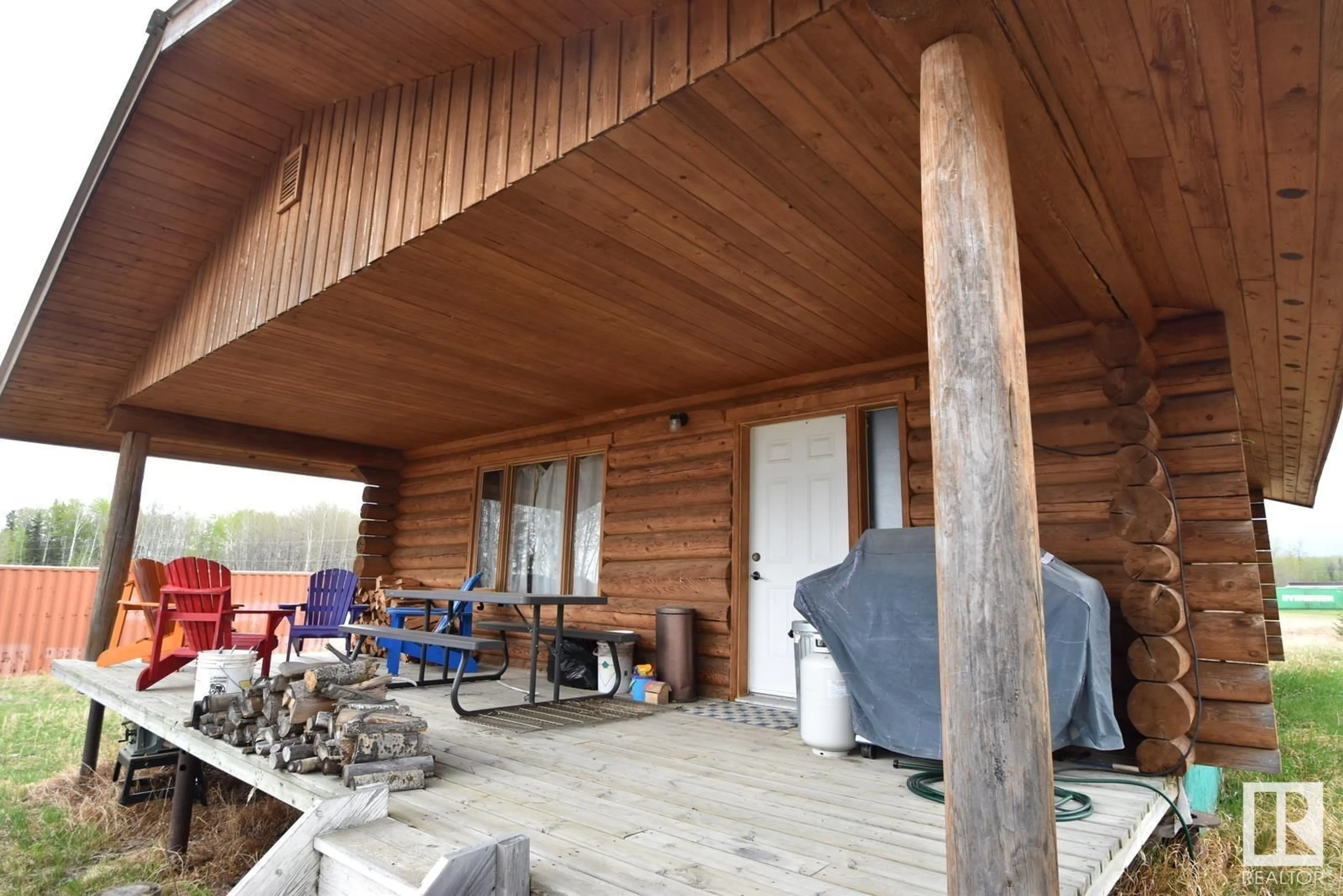 Patio, building for 9 Tee Pee Dr TEE PEE LAKE EST, Rural Athabasca County Alberta T0A0M0