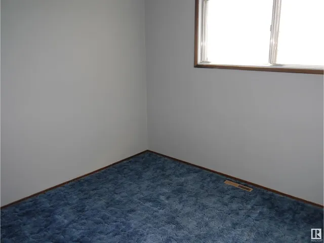 4907 & 4911 47 AV, Stony Plain 4