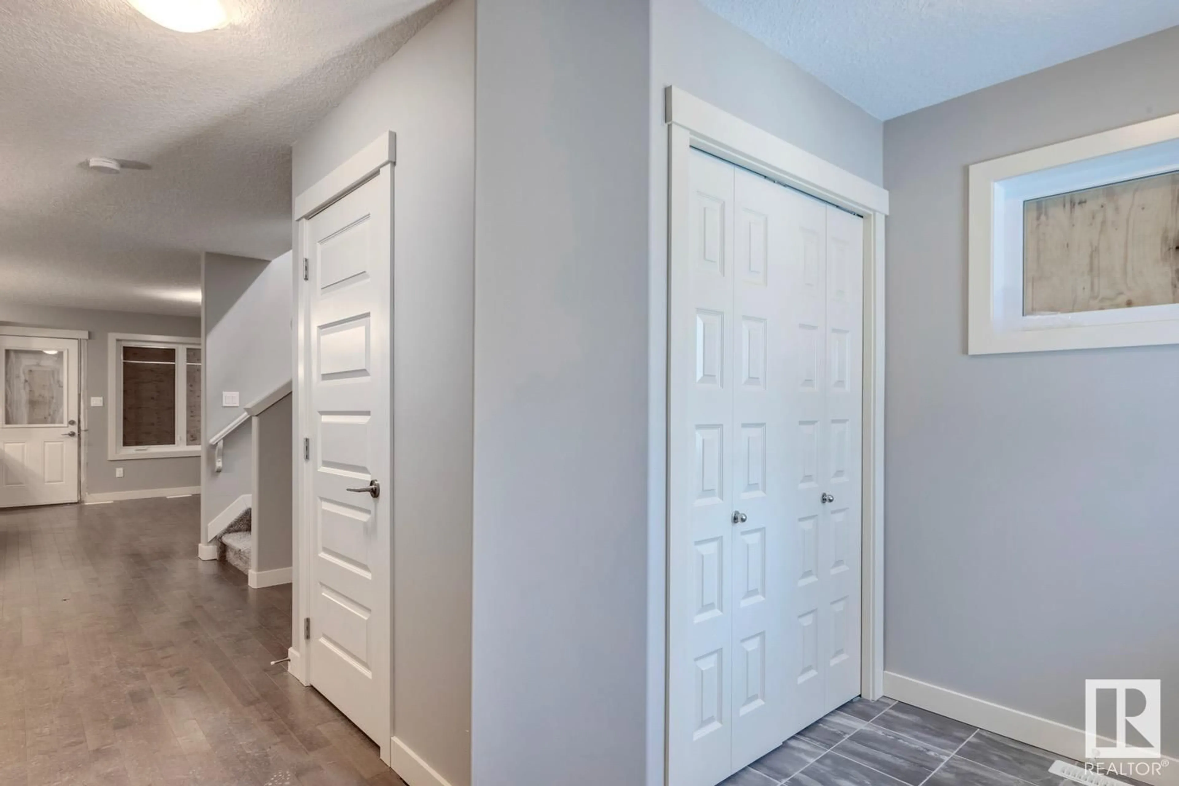 Indoor entryway for 11832 & 11834 124 ST NW, Edmonton Alberta T5L0M4