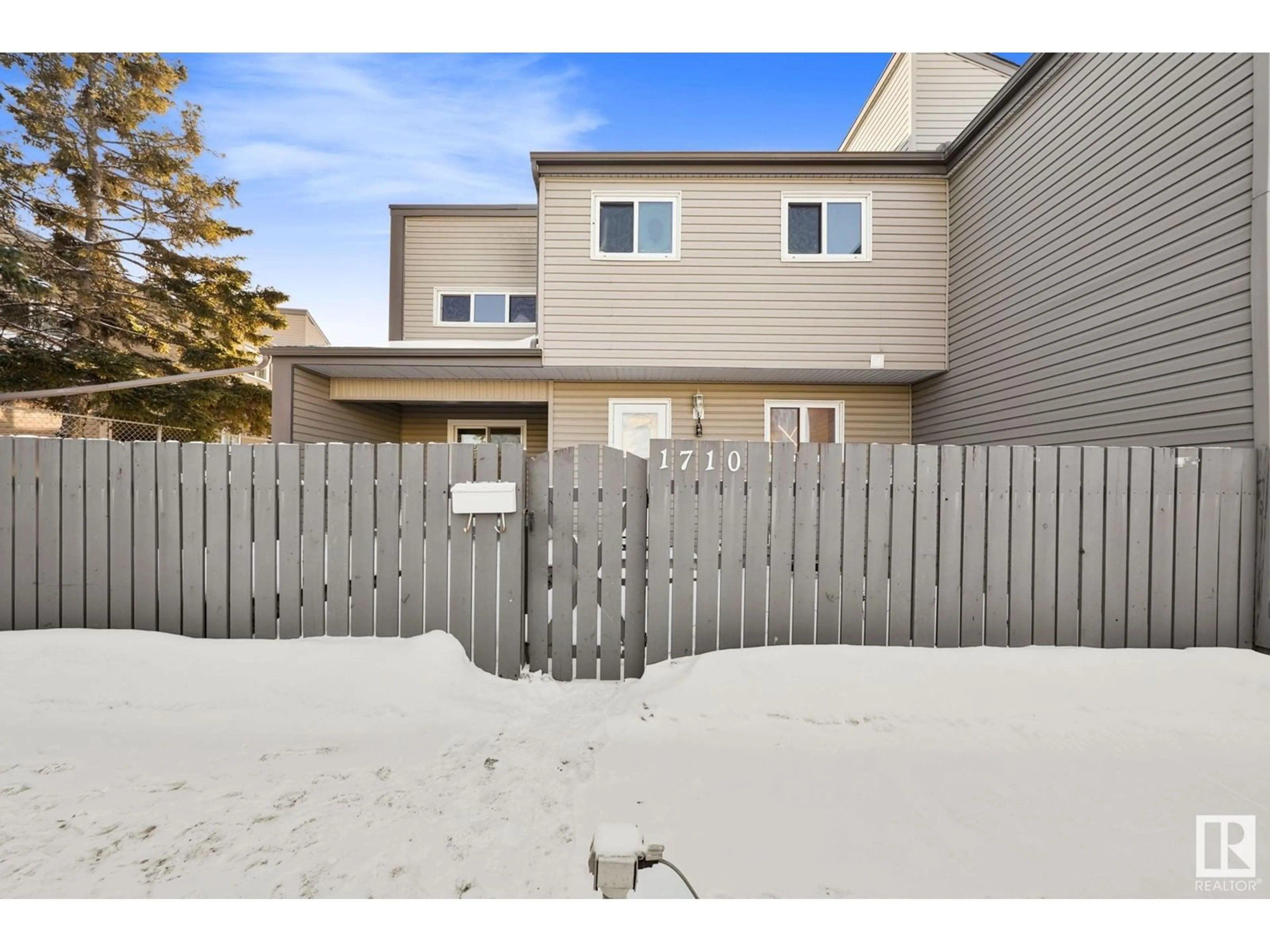 Patio, street for 1710 Lakewood RD S NW, Edmonton Alberta T6K3H5