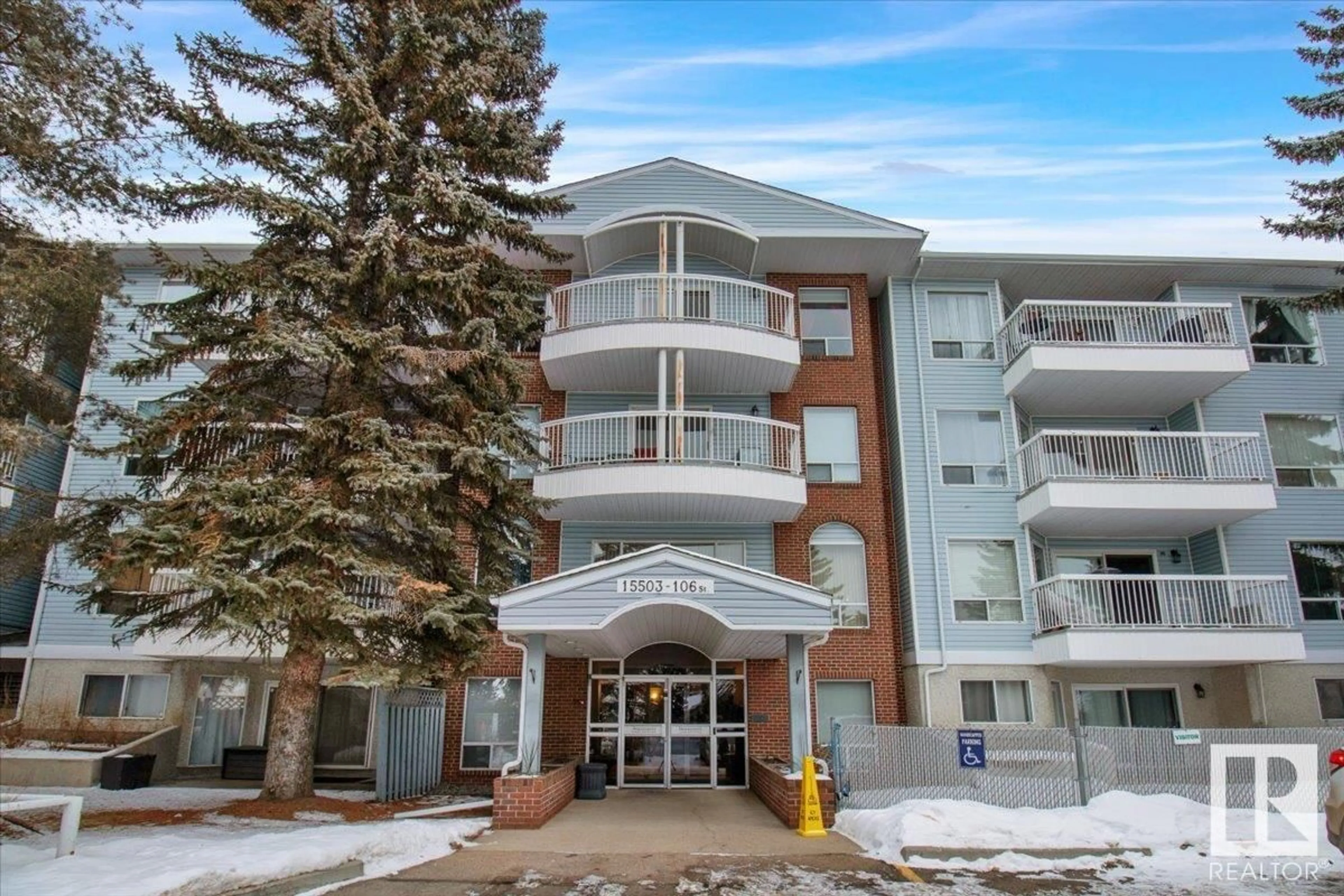 Indoor foyer for #117 15503 106 ST NW, Edmonton Alberta T5X5W7