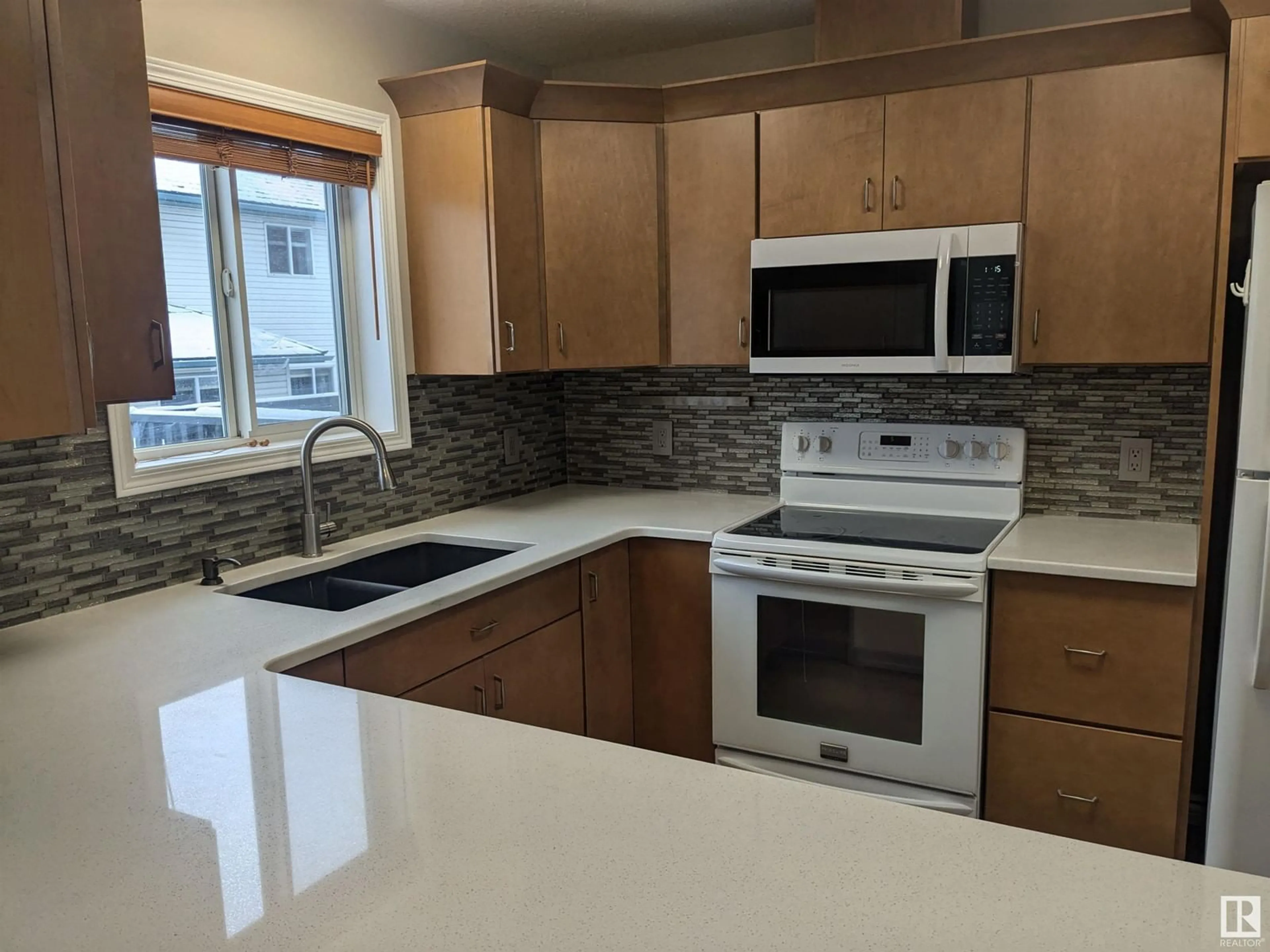 Standard kitchen, unknown for #17 225 BLACKBURN E SW, Edmonton Alberta T6W1H1