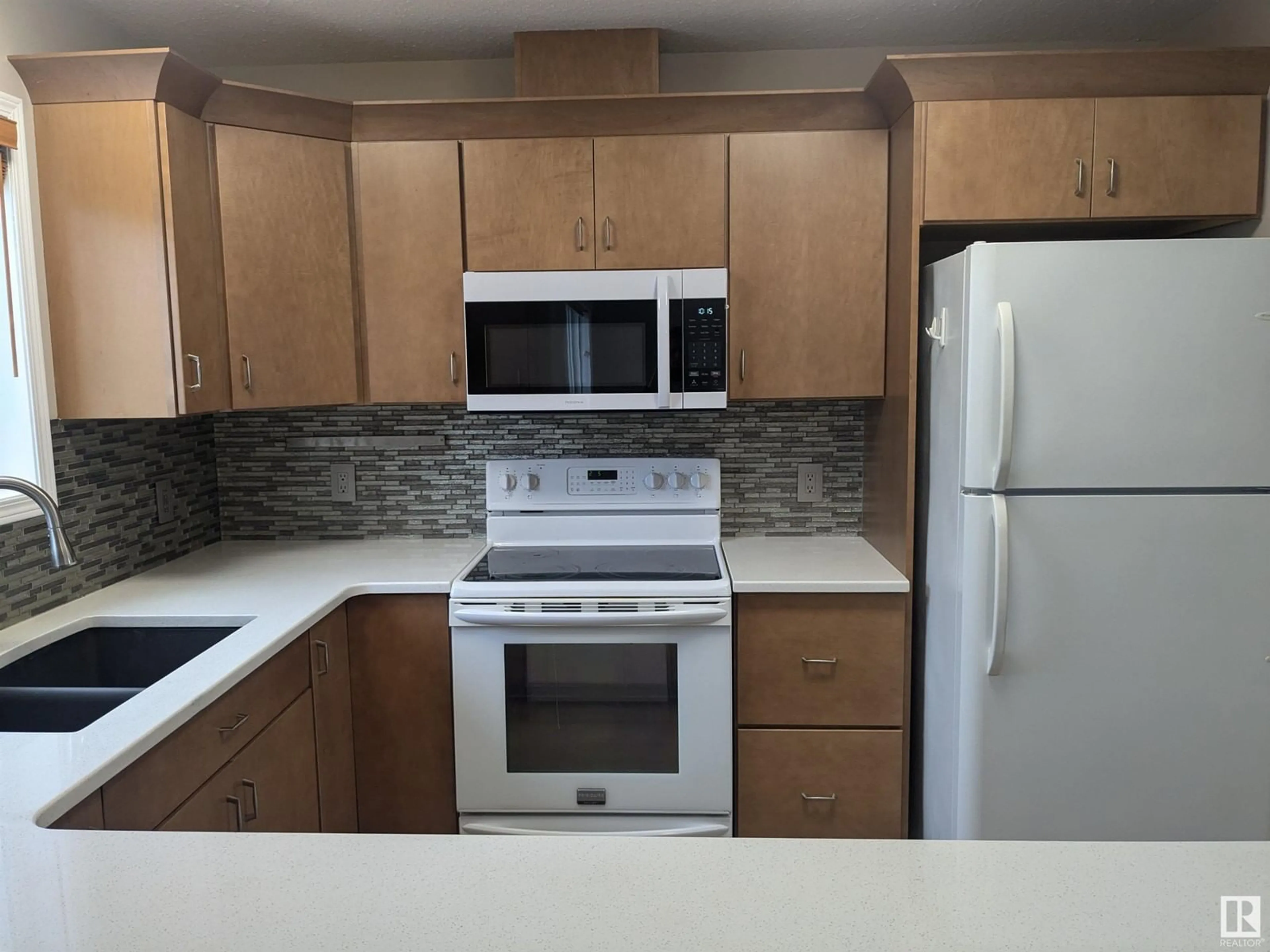 Standard kitchen, unknown for #17 225 BLACKBURN E SW, Edmonton Alberta T6W1H1