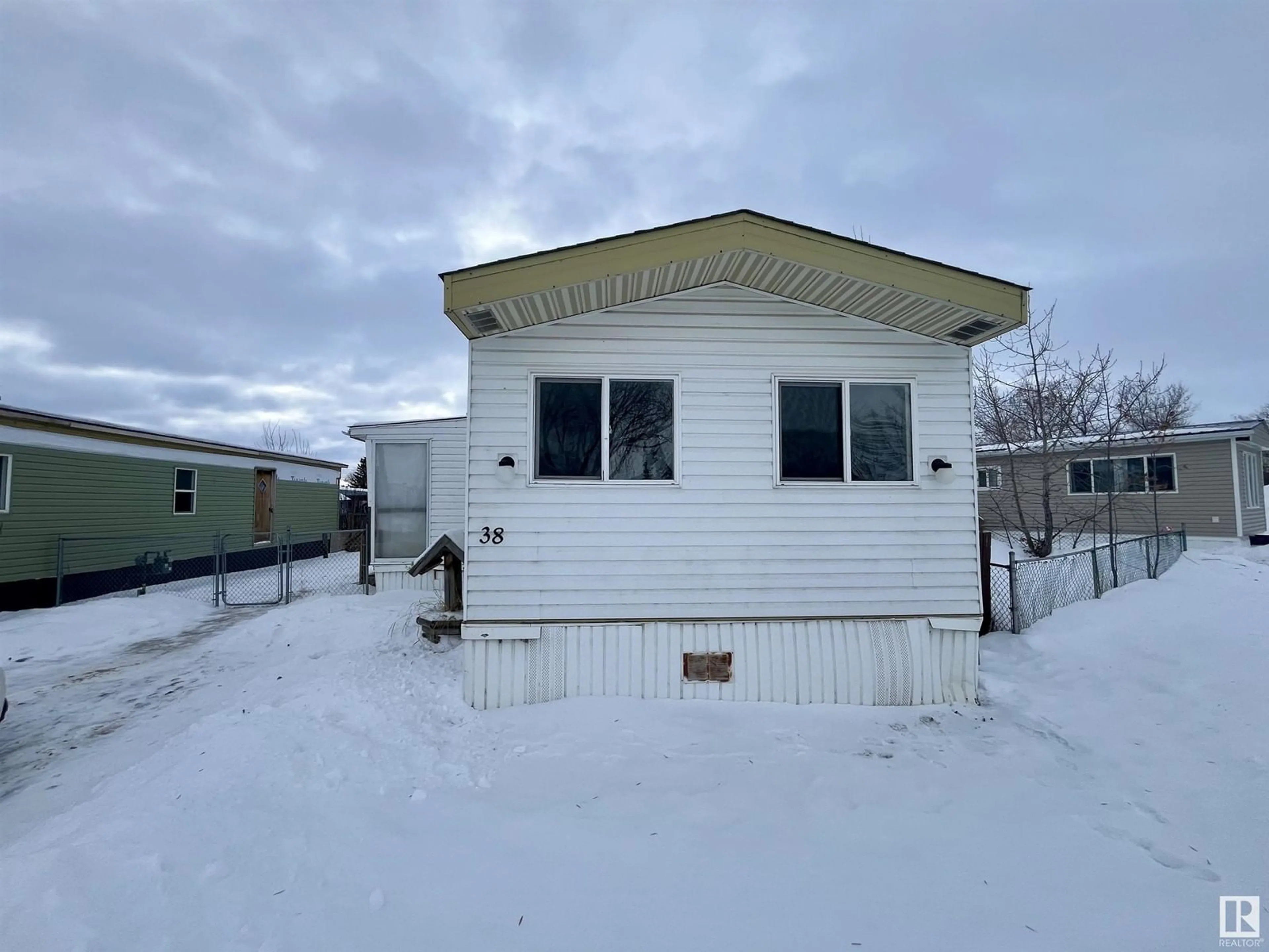 Shed for #38 10410 101A ST, Morinville Alberta T8R1P7