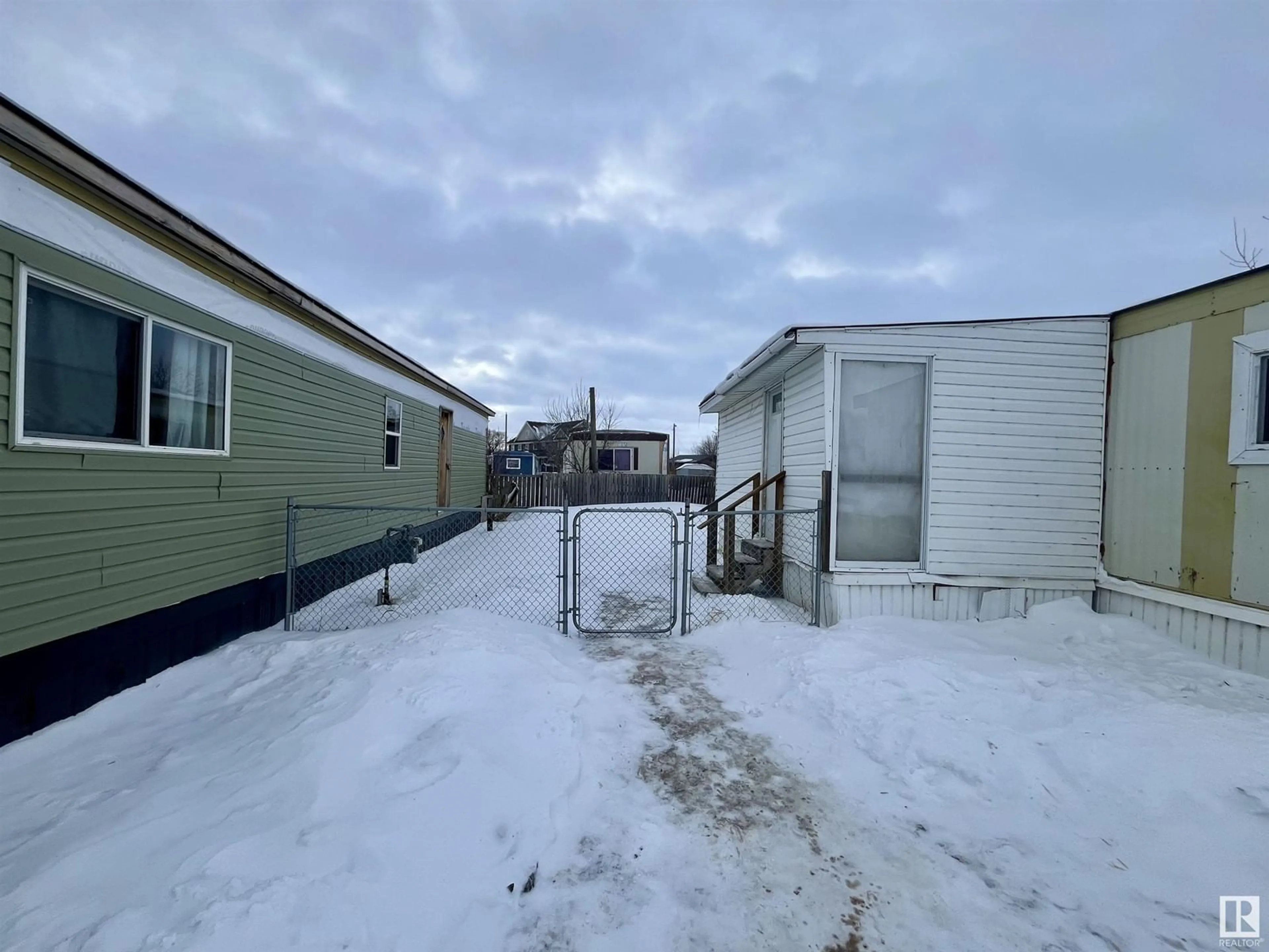 Shed for #38 10410 101A ST, Morinville Alberta T8R1P7