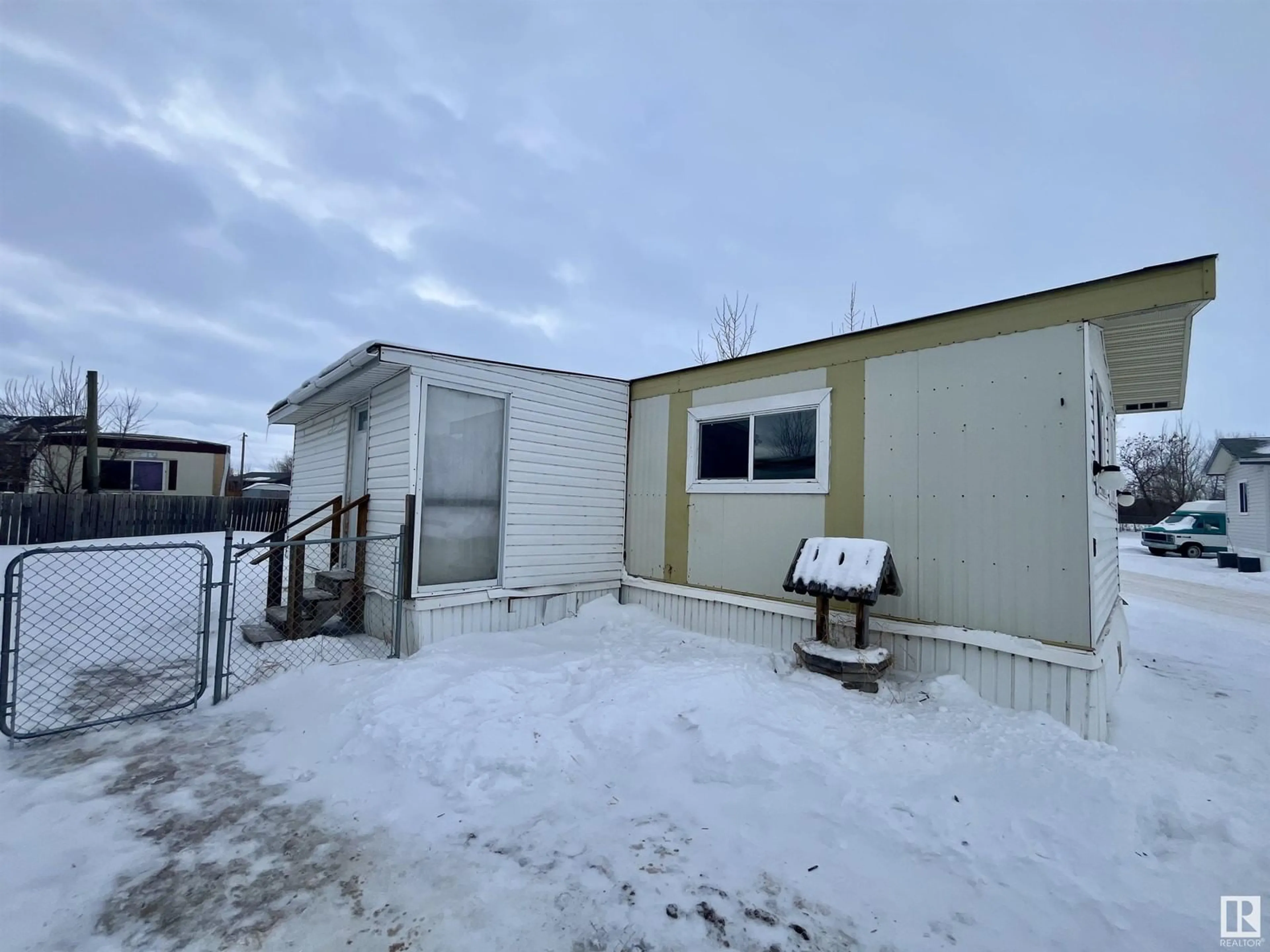 Shed for #38 10410 101A ST, Morinville Alberta T8R1P7