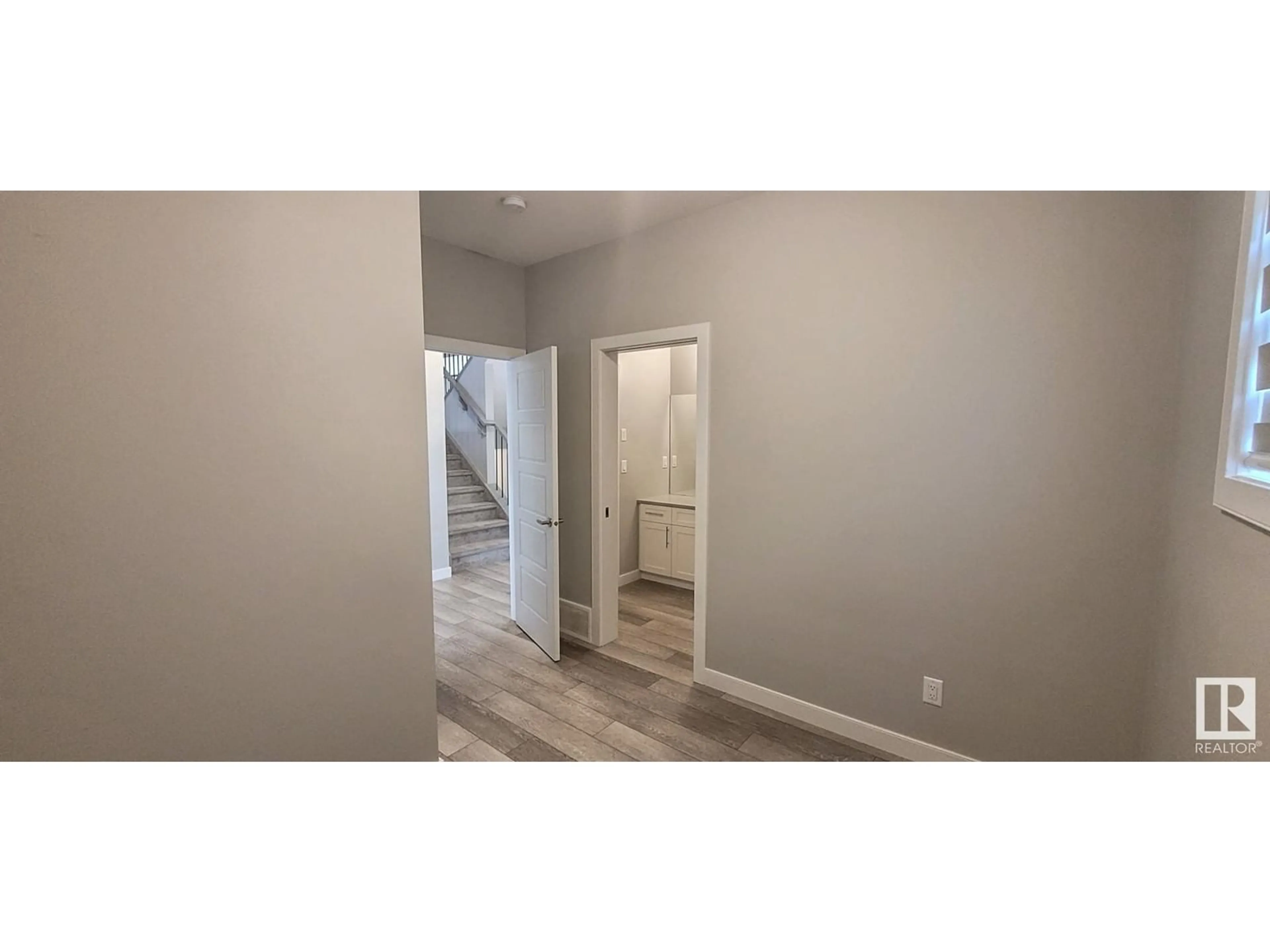 A pic of a room for 2024 206 ST NW, Edmonton Alberta T6M1K6