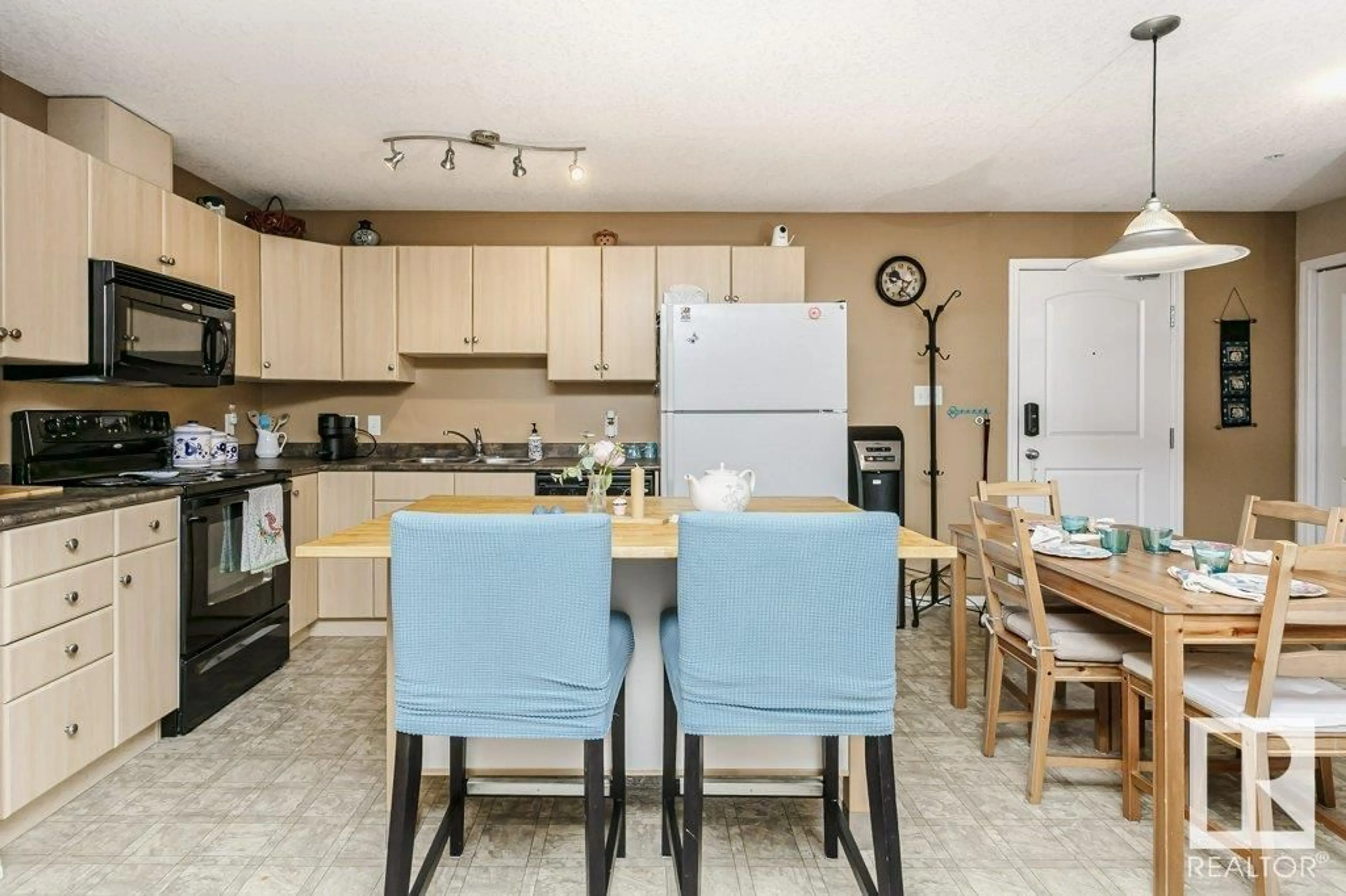 Open concept kitchen, unknown for #236 50 WOODSMERE CL, Fort Saskatchewan Alberta T8L4N9