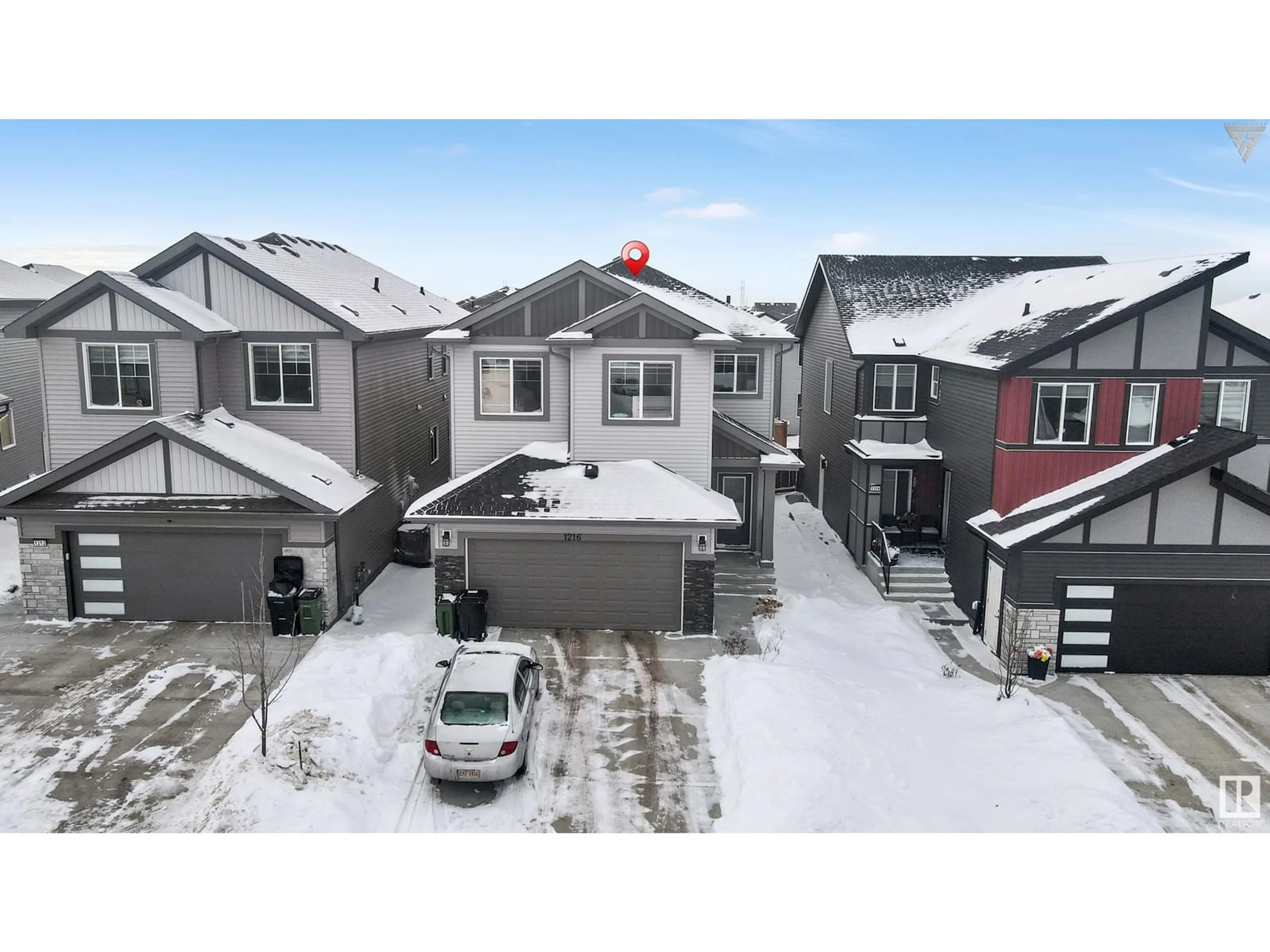 A pic from outside/outdoor area/front of a property/back of a property/a pic from drone, street for 1216 15 ST NW, Edmonton Alberta T6T2S7