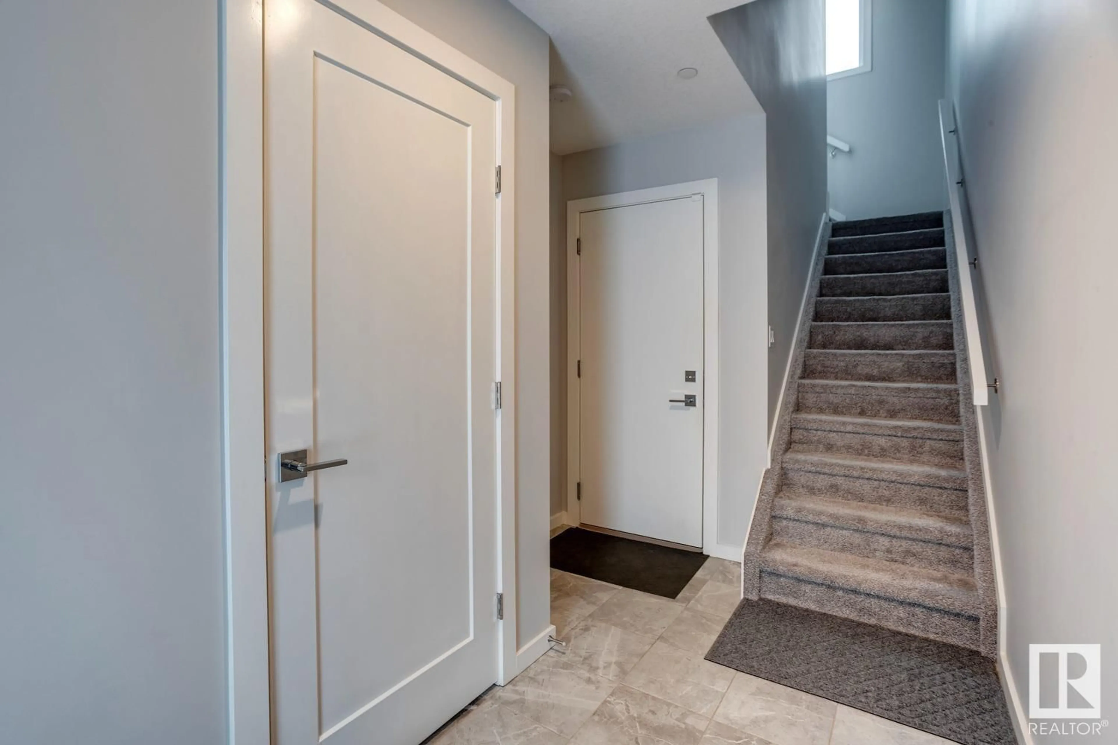 Indoor entryway for 1304 RUTHERFORD RD SW, Edmonton Alberta T6W0B4