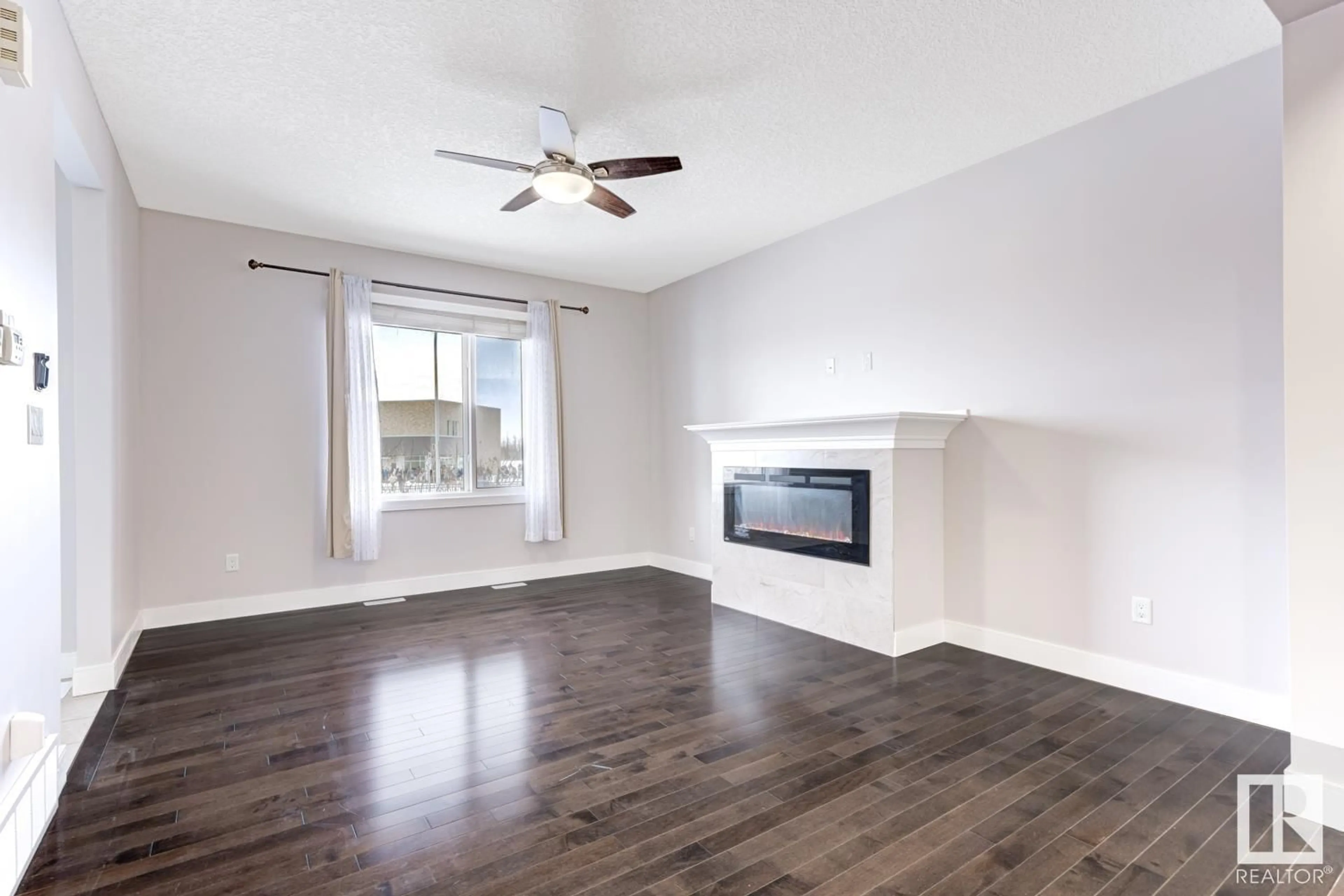 A pic of a room for 985 MCCONACHIE BV NW, Edmonton Alberta T5Y0W9