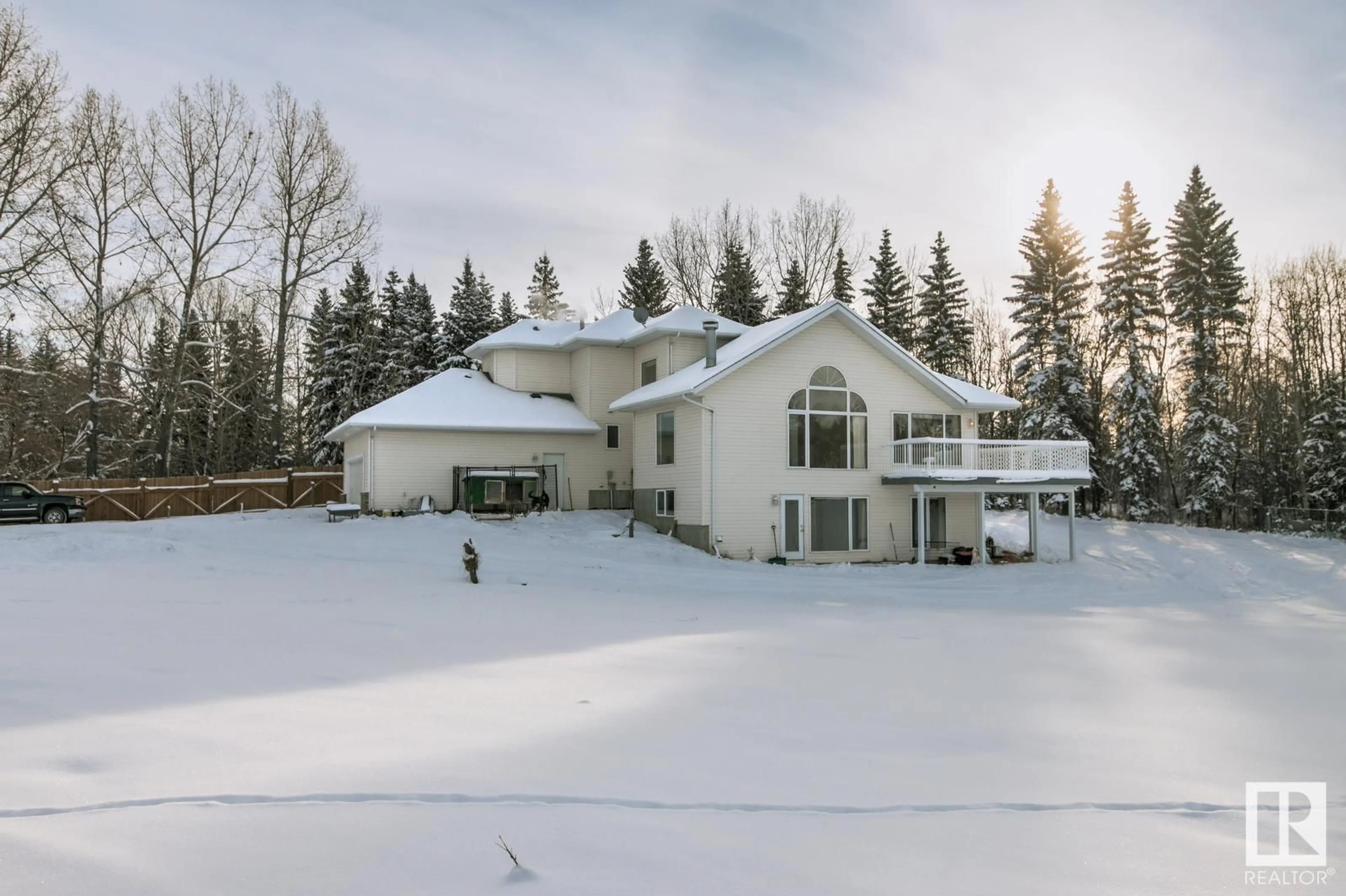 A pic from outside/outdoor area/front of a property/back of a property/a pic from drone, unknown for 51504 - 2 RGE ROAD 264, Rural Parkland County Alberta T7Y1E3