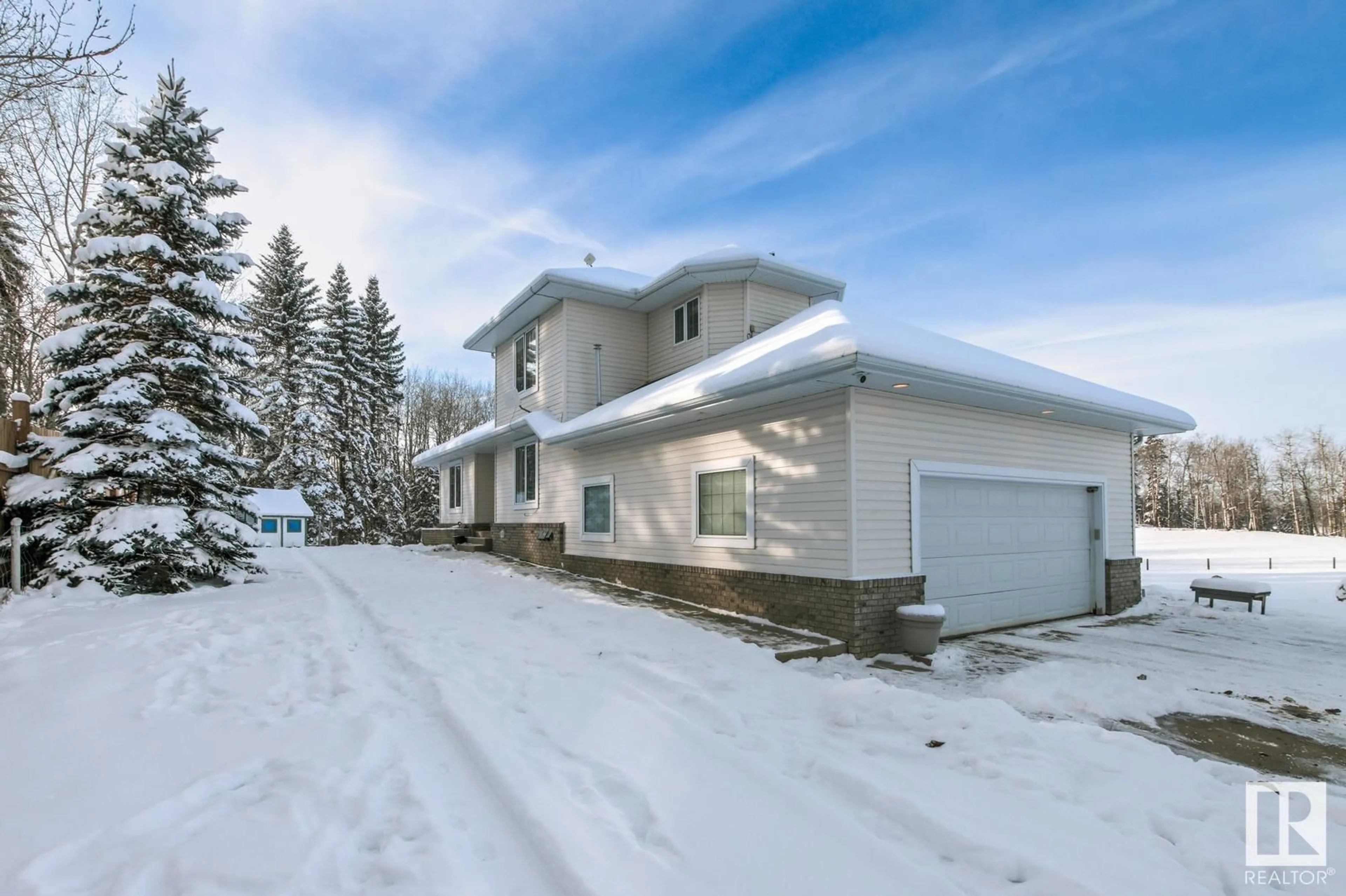 A pic from outside/outdoor area/front of a property/back of a property/a pic from drone, street for 51504 - 2 RGE ROAD 264, Rural Parkland County Alberta T7Y1E3